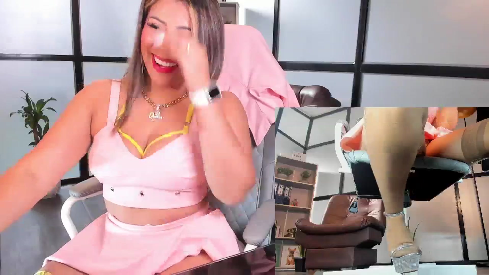 Gallery image thumbnail from Mia_secretwif's myfreecams stream on, 05/27/2024, 21:38 image 19 of 20