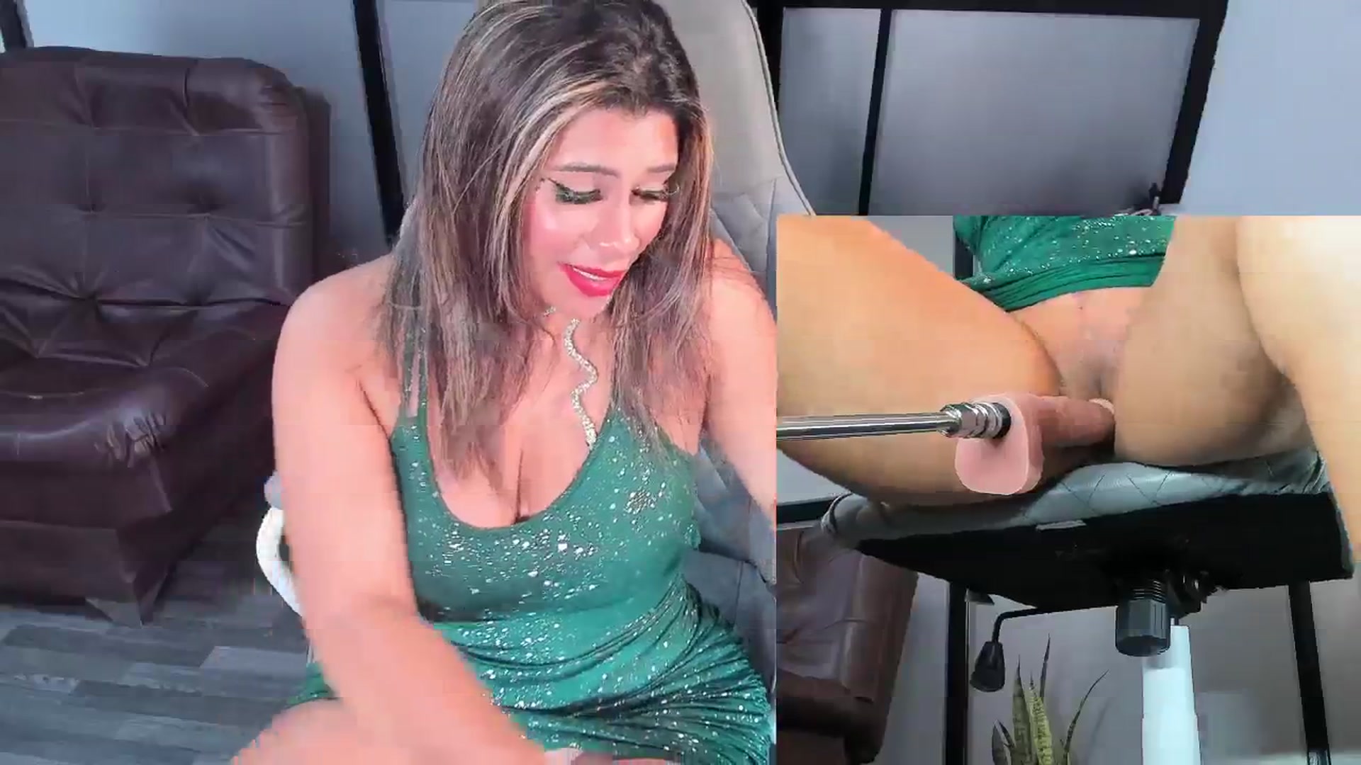 Gallery image thumbnail from Mia_secretwif's myfreecams stream on, 06/12/2024, 16:18 image 9 of 20