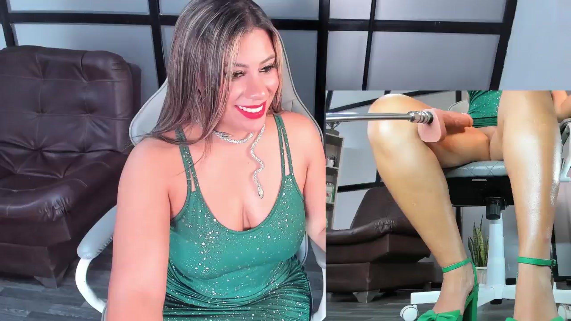 Gallery image thumbnail from Mia_secretwif's myfreecams stream on, 06/12/2024, 16:18 image 1 of 20