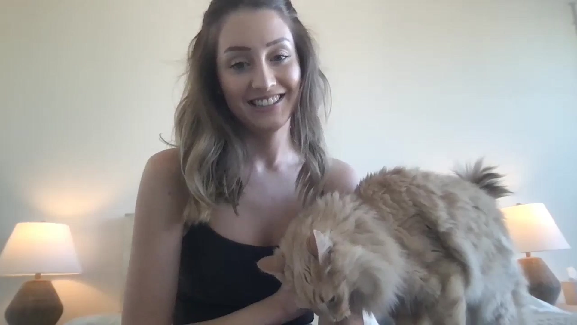 Gallery image thumbnail from Mia_xx's myfreecams stream on, 02/19/2024, 21:01 image 20 of 20