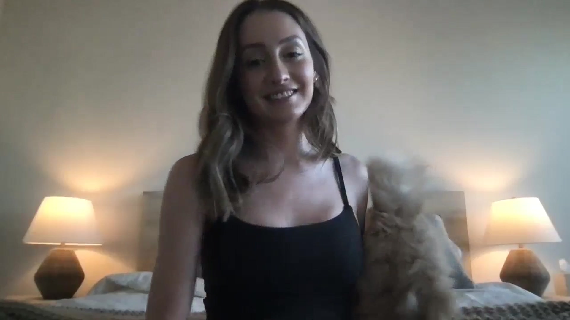 Gallery image thumbnail from Mia_xx's myfreecams stream on, 02/20/2024, 24:00 image 18 of 20
