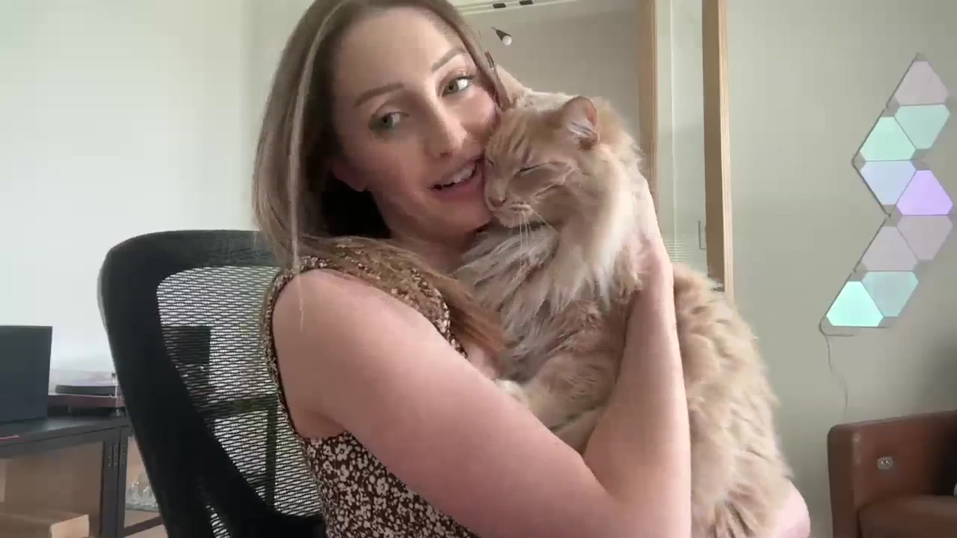 Gallery image thumbnail from Mia_xx's myfreecams stream on, 04/08/2024, 18:58 image 6 of 20