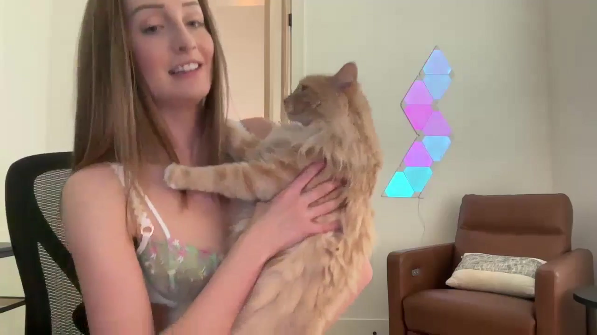 Gallery image thumbnail from Mia_xx's myfreecams stream on, 04/27/2024, 19:27 image 10 of 20