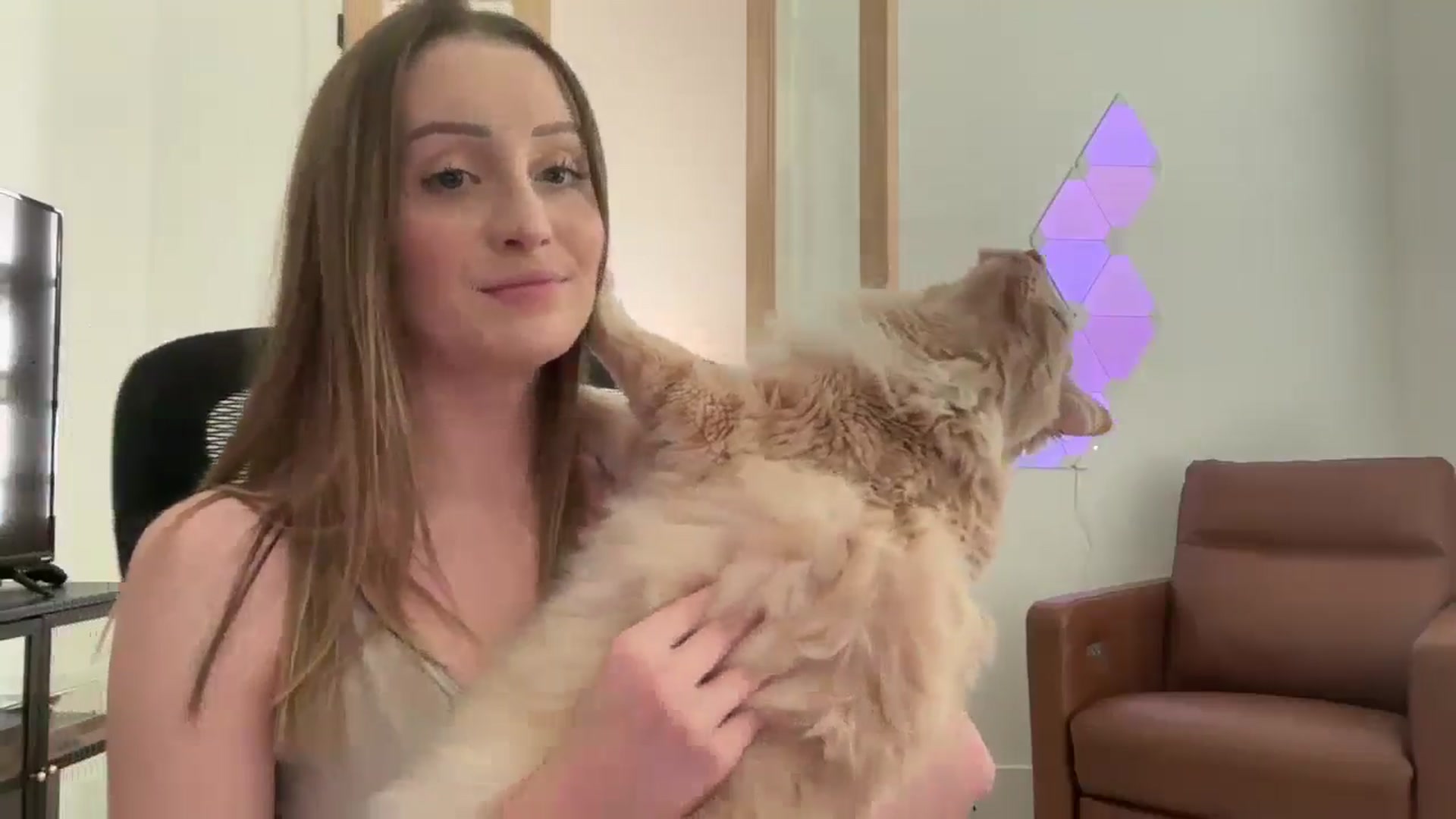 Gallery image thumbnail from Mia_xx's myfreecams stream on, 05/21/2024, 20:24 image 10 of 20