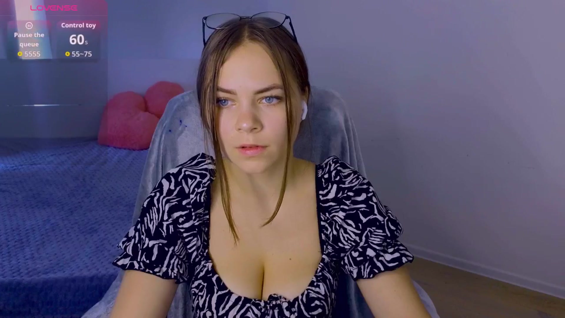 Gallery image thumbnail from MiaaRobinson's myfreecams stream on, 08/21/2025, 10:57 image 5 of 20