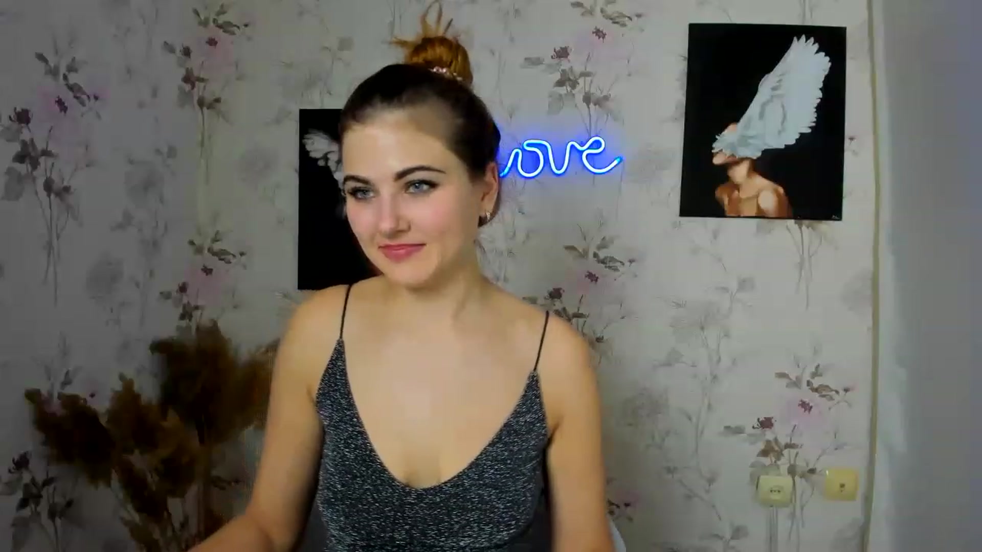 Gallery image thumbnail from MiaaScott's myfreecams stream on, 03/03/2023, 13:00 image 18 of 20