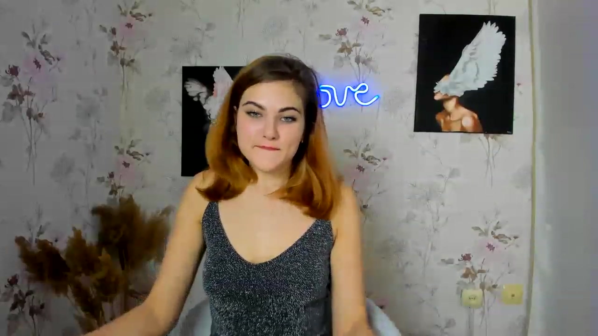 Gallery image thumbnail from MiaaScott's myfreecams stream on, 03/03/2023, 13:00 image 11 of 20