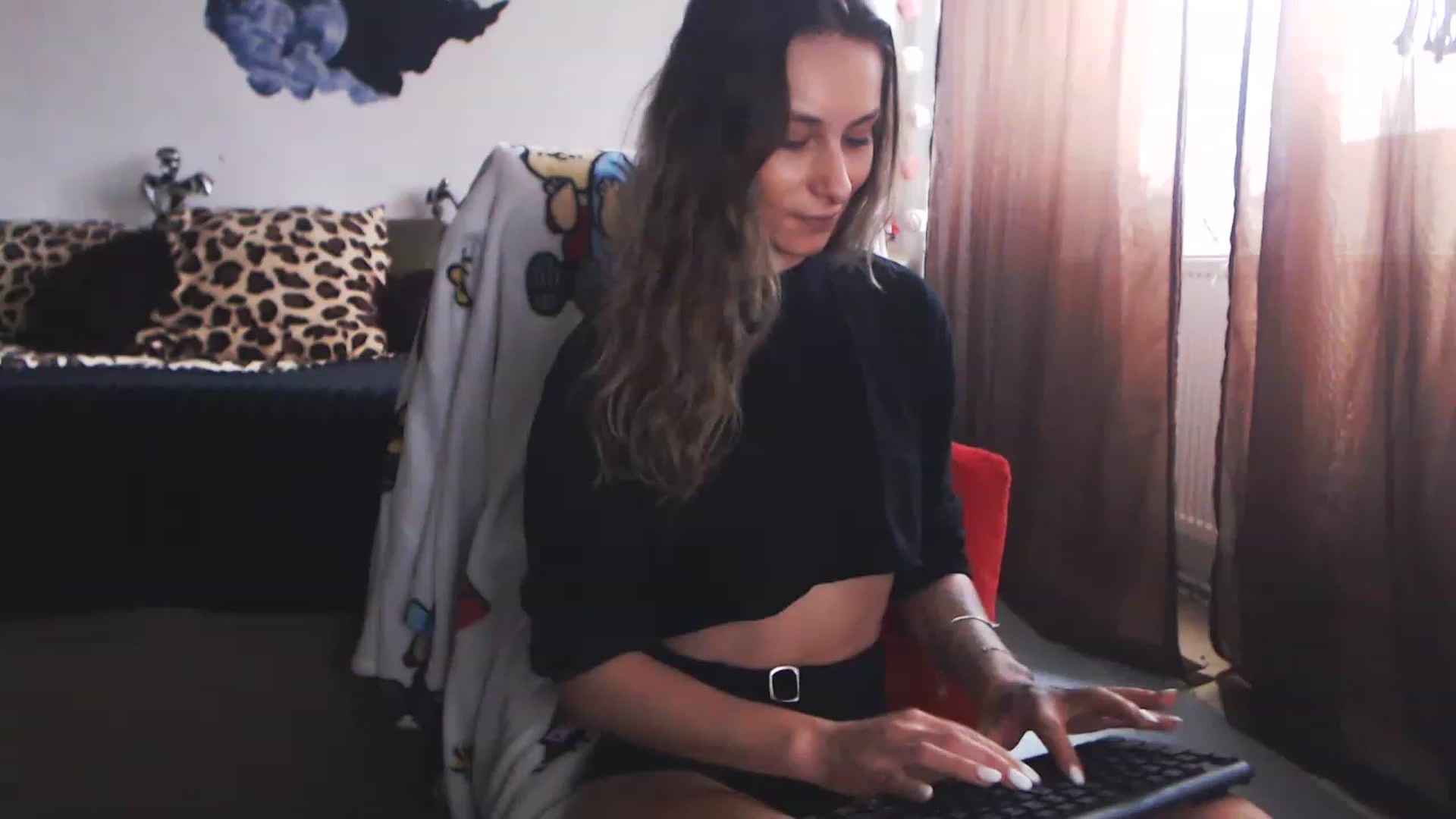 Gallery image thumbnail from MiaaaHart's myfreecams stream on, 11/21/2022, 12:04 image 1 of 20