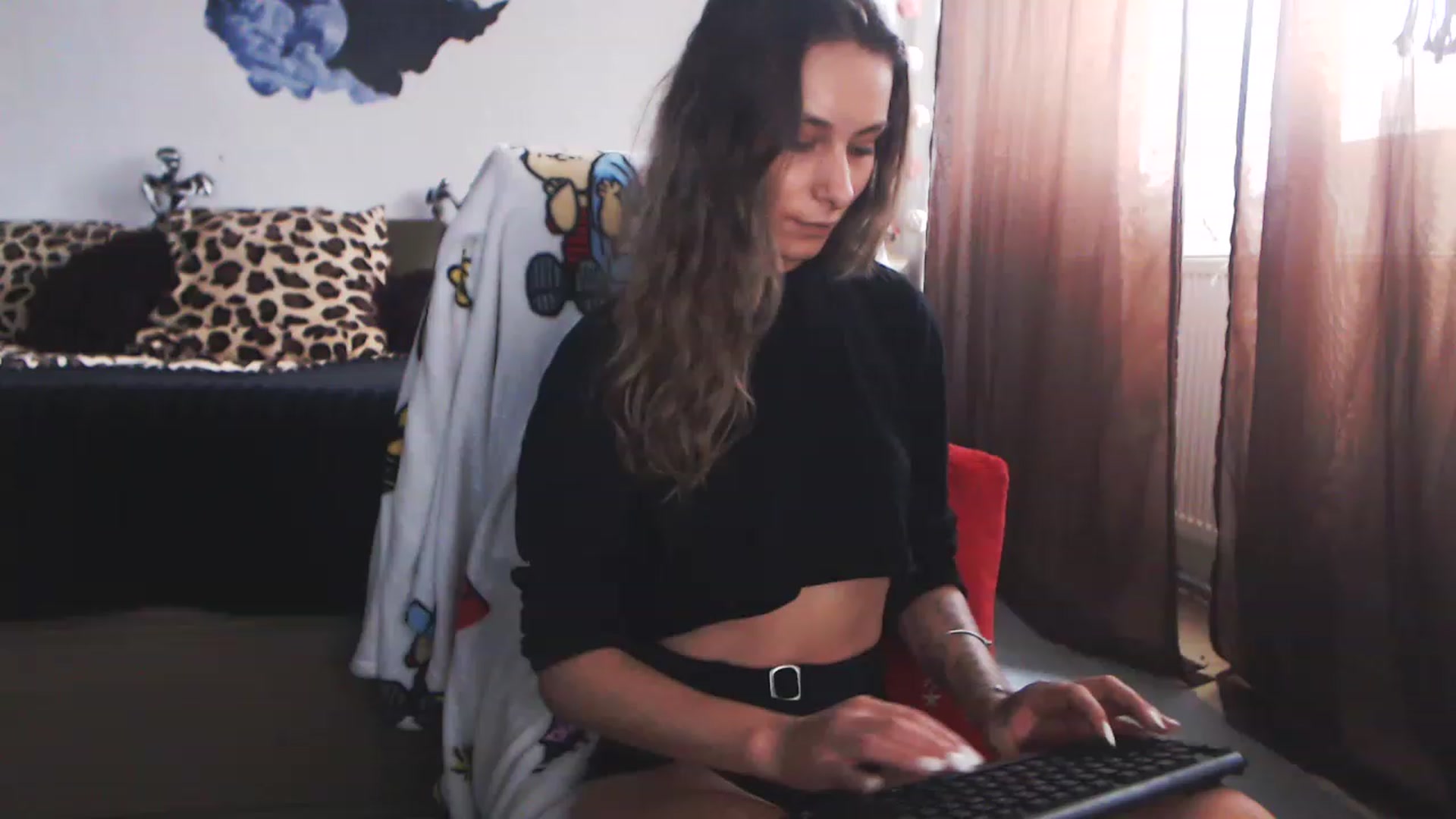 Gallery image thumbnail from MiaaaHart's myfreecams stream on, 11/21/2022, 12:04 image 3 of 20
