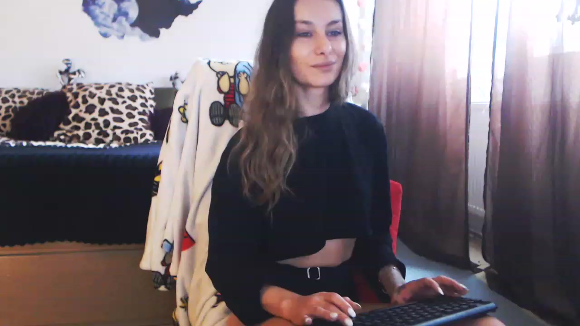 Gallery image thumbnail from MiaaaHart's myfreecams stream on, 11/21/2022, 12:04 image 12 of 20