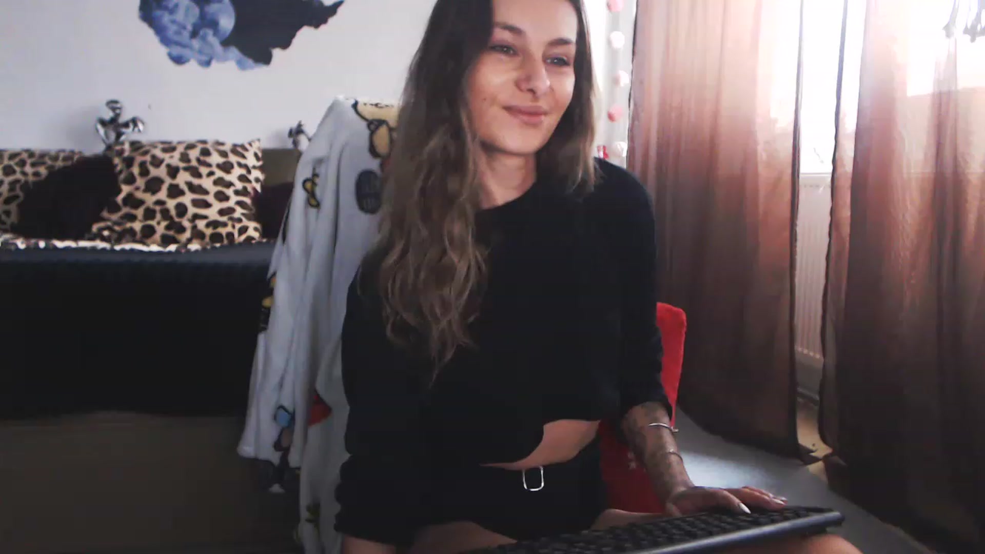 Gallery image thumbnail from MiaaaHart's myfreecams stream on, 11/21/2022, 12:04 image 5 of 20