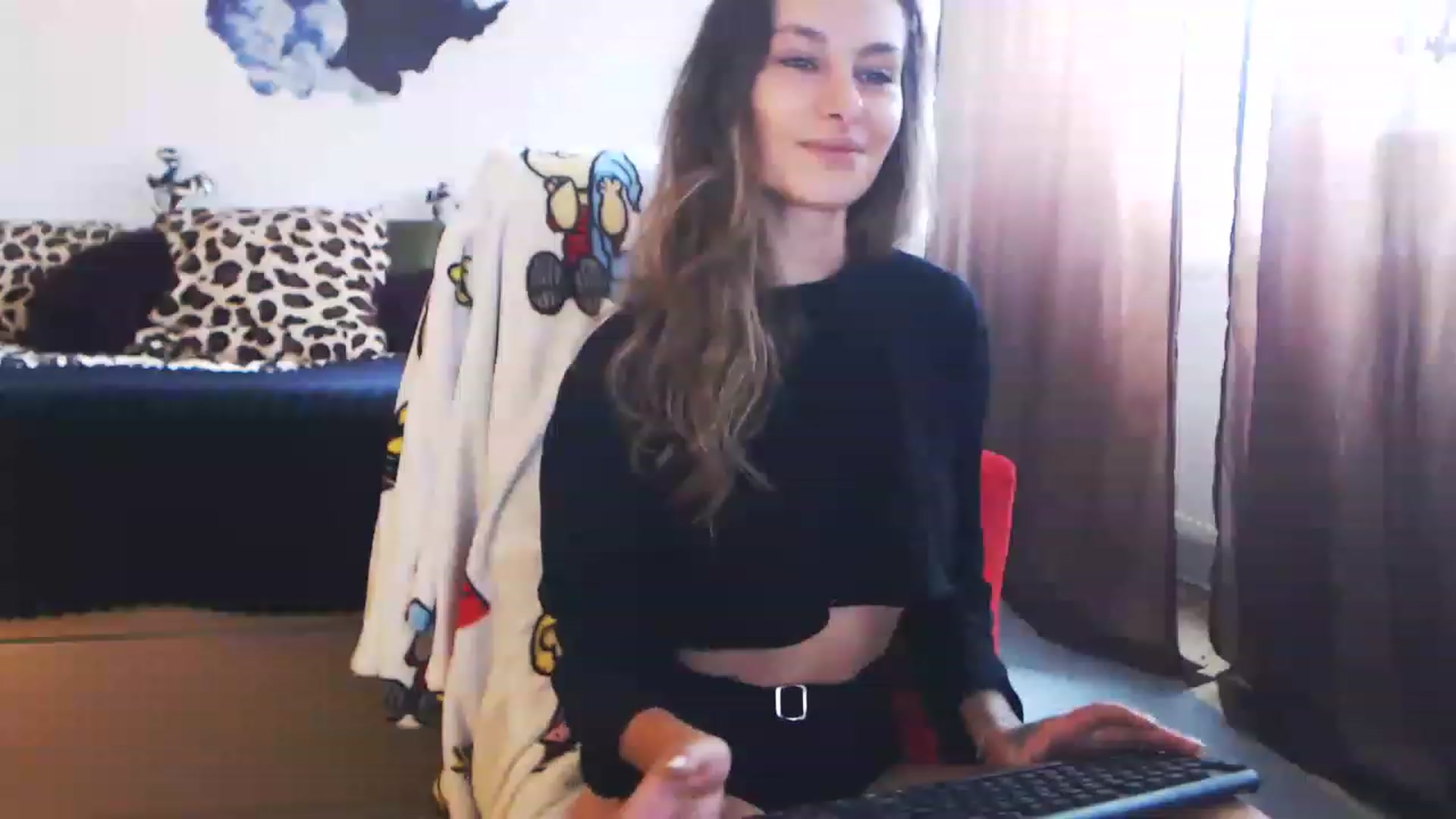 Gallery image thumbnail from MiaaaHart's myfreecams stream on, 11/21/2022, 12:04 image 15 of 20