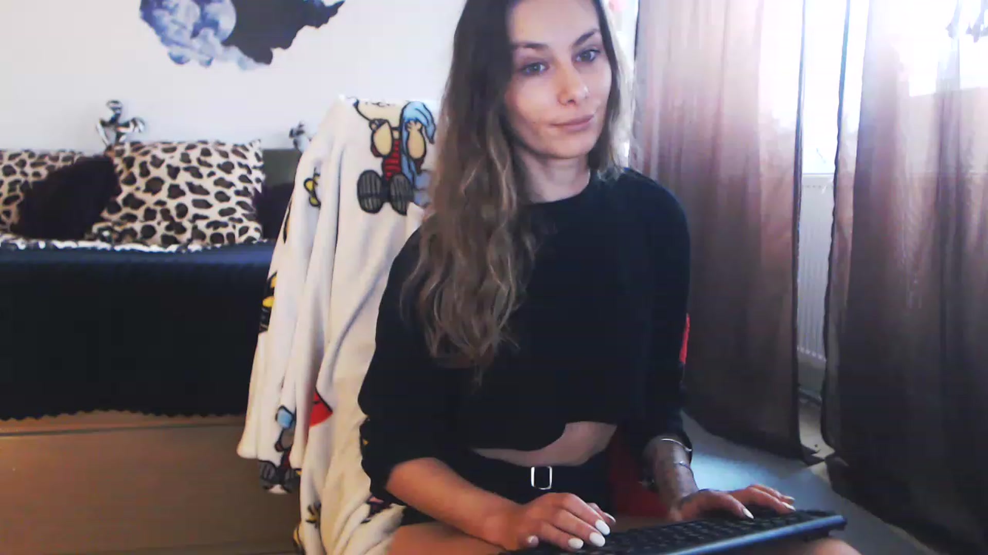 Gallery image thumbnail from MiaaaHart's myfreecams stream on, 11/21/2022, 12:04 image 7 of 20