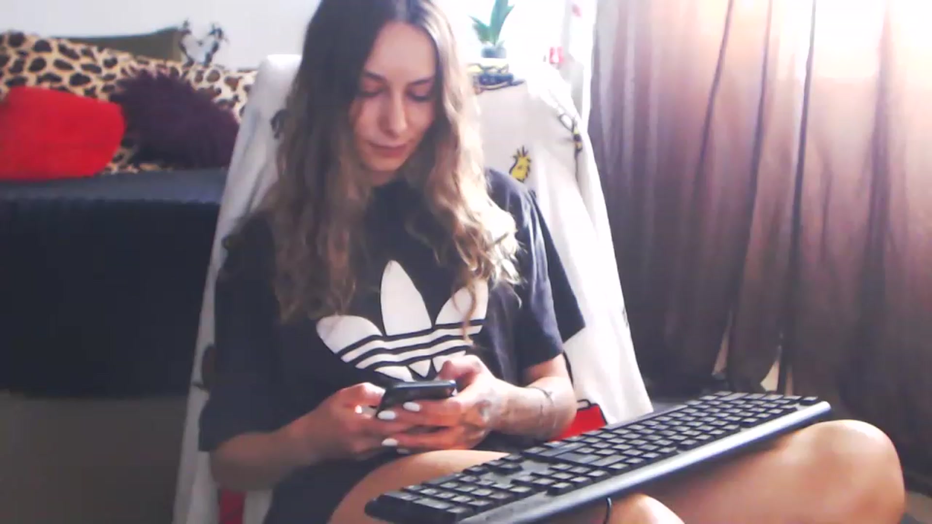 Gallery image thumbnail from MiaaaHart's myfreecams stream on, 11/22/2022, 13:10 image 2 of 20