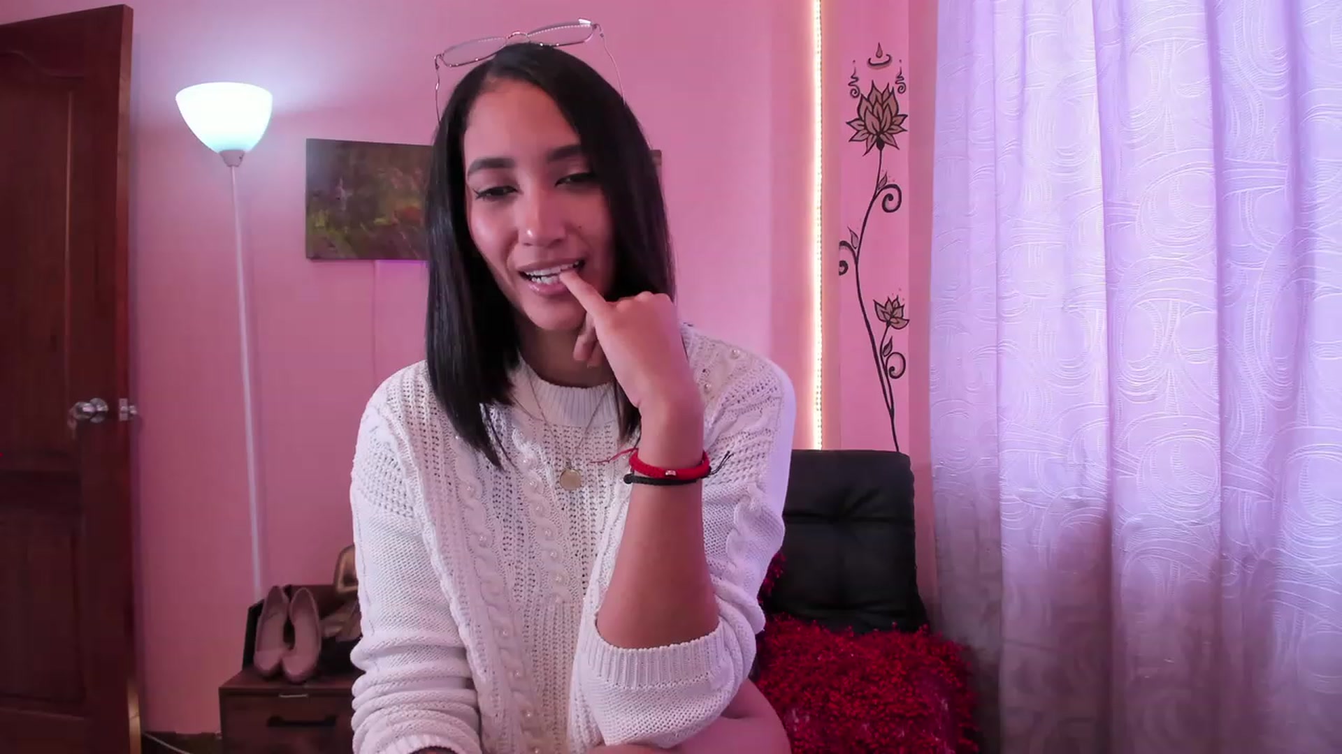 Gallery image thumbnail from Miacrazysweet's myfreecams stream on, 03/16/2023, 20:03 image 5 of 20