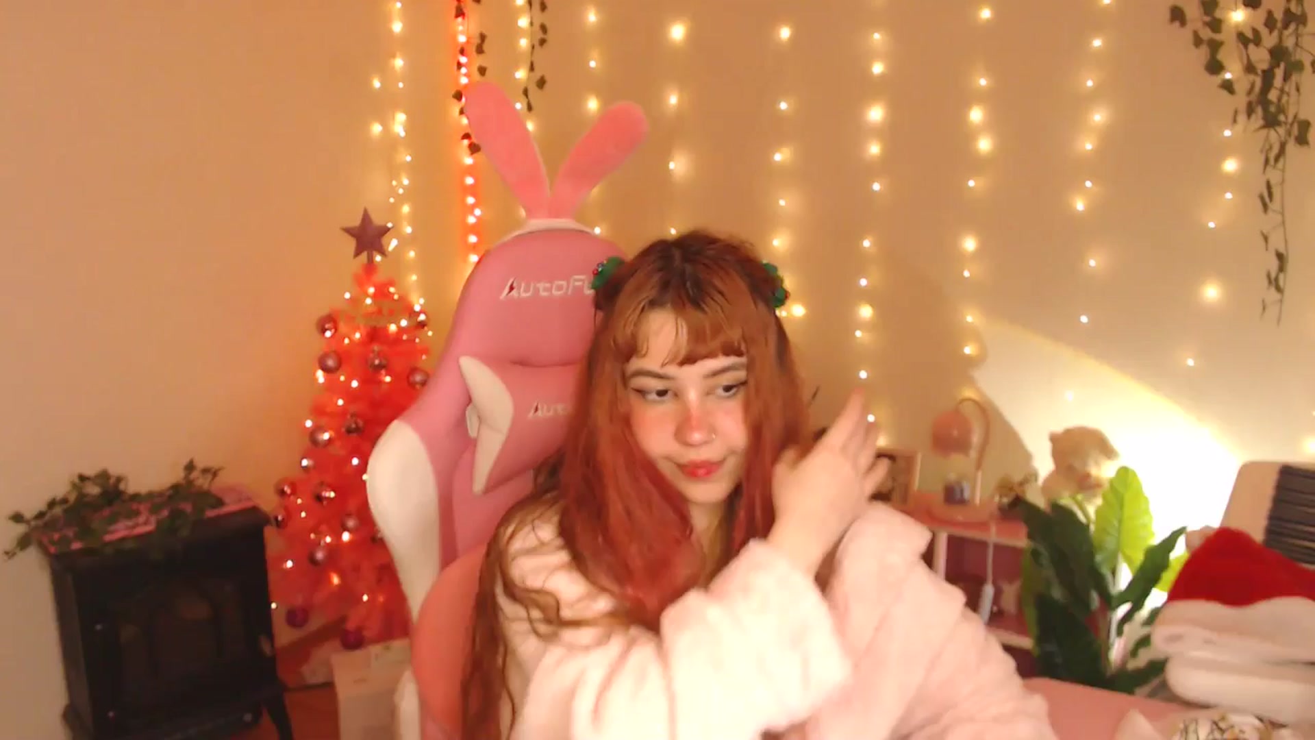 Gallery image thumbnail from Miagic's myfreecams stream on, 12/25/2025, 10:58 image 6 of 20