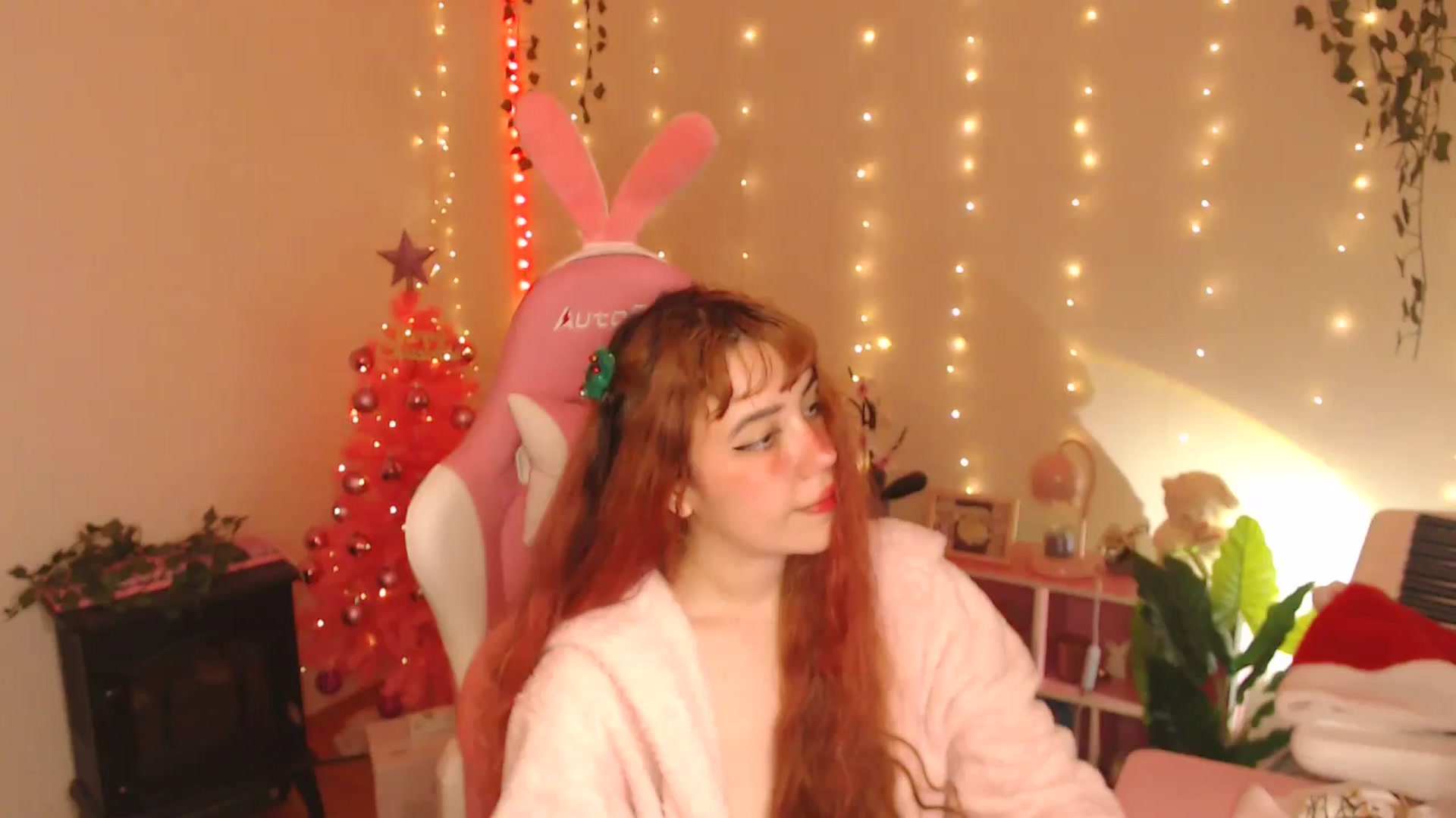 Gallery image thumbnail from Miagic's myfreecams stream on, 12/25/2025, 10:58 image 3 of 20