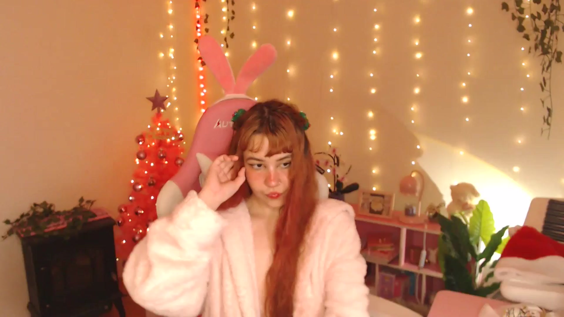 Gallery image thumbnail from Miagic's myfreecams stream on, 12/25/2025, 10:58 image 1 of 20