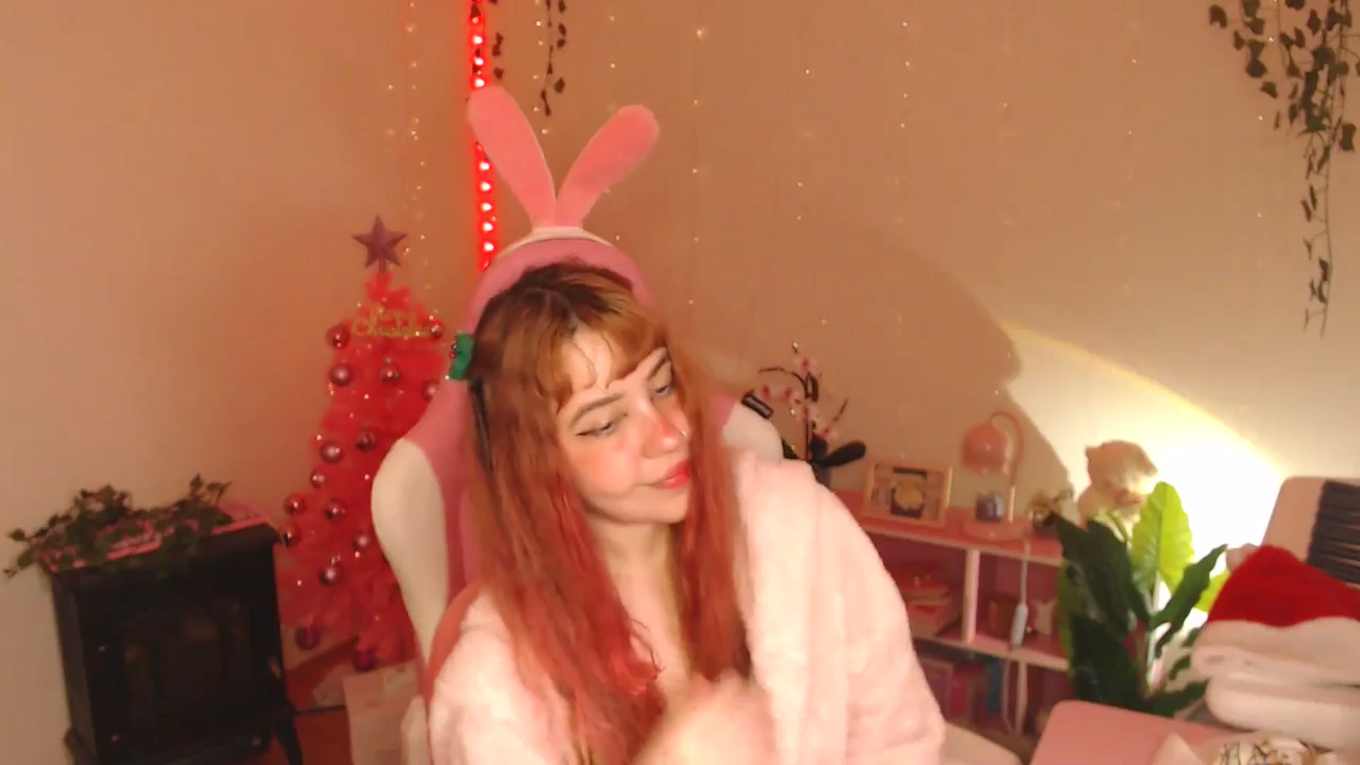 Gallery image thumbnail from Miagic's myfreecams stream on, 12/25/2025, 10:58 image 11 of 20