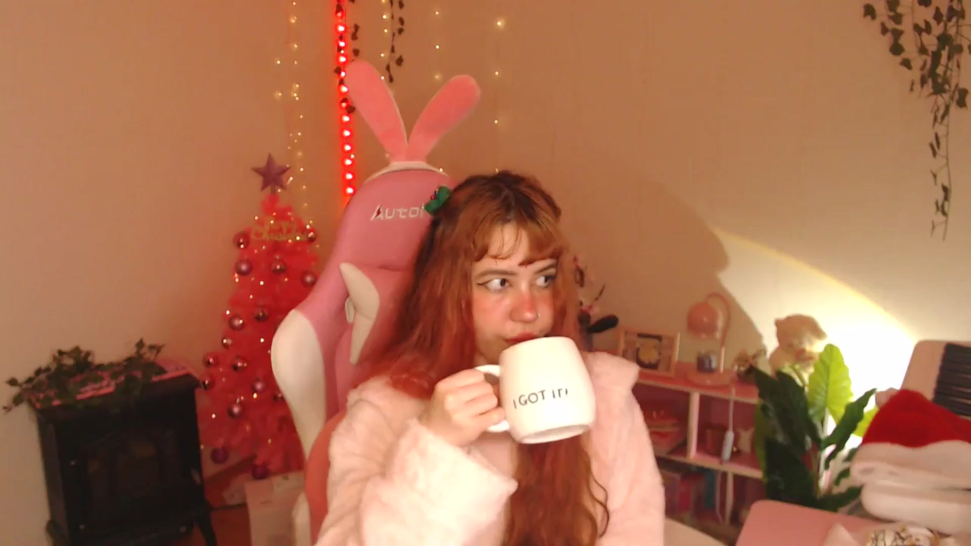Gallery image thumbnail from Miagic's myfreecams stream on, 12/25/2025, 10:58 image 2 of 20