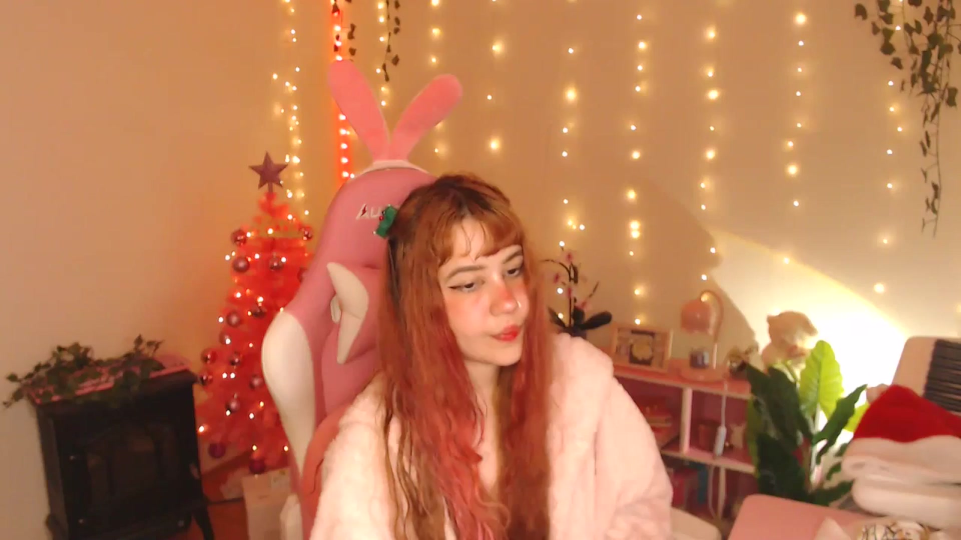 Gallery image thumbnail from Miagic's myfreecams stream on, 12/25/2025, 10:58 image 13 of 20