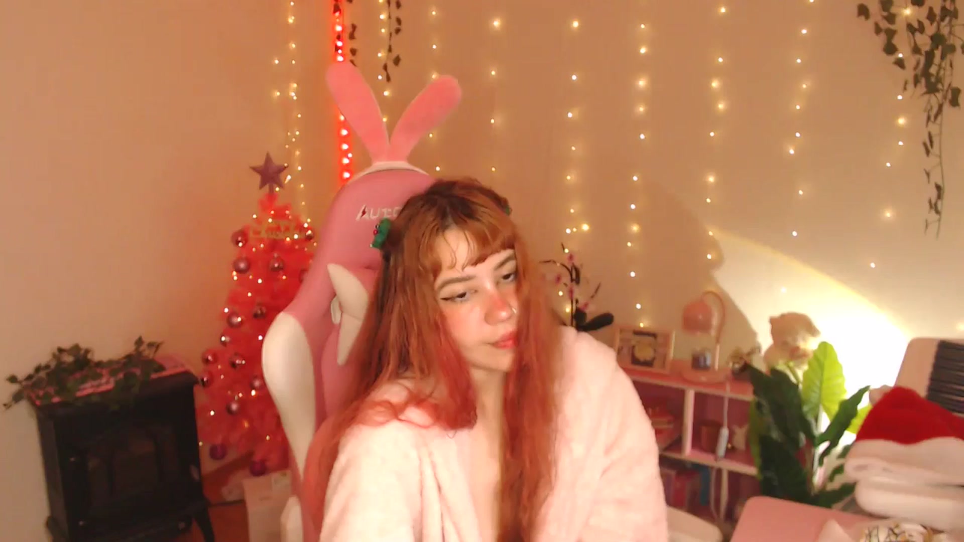 Gallery image thumbnail from Miagic's myfreecams stream on, 12/25/2025, 10:58 image 12 of 20