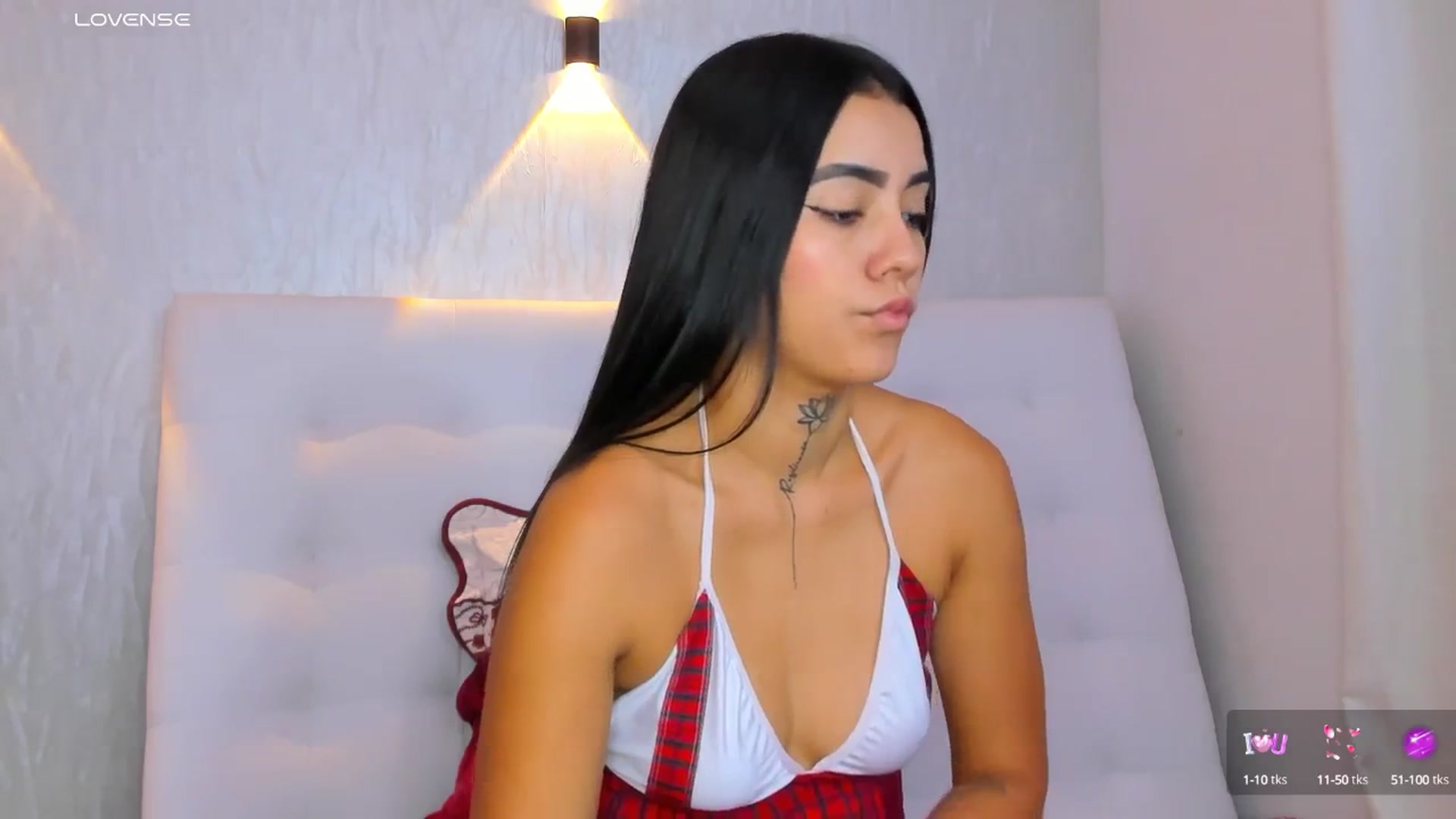 Gallery image thumbnail from Miagomez1's myfreecams stream on, 05/03/2025, 13:49 image 13 of 20