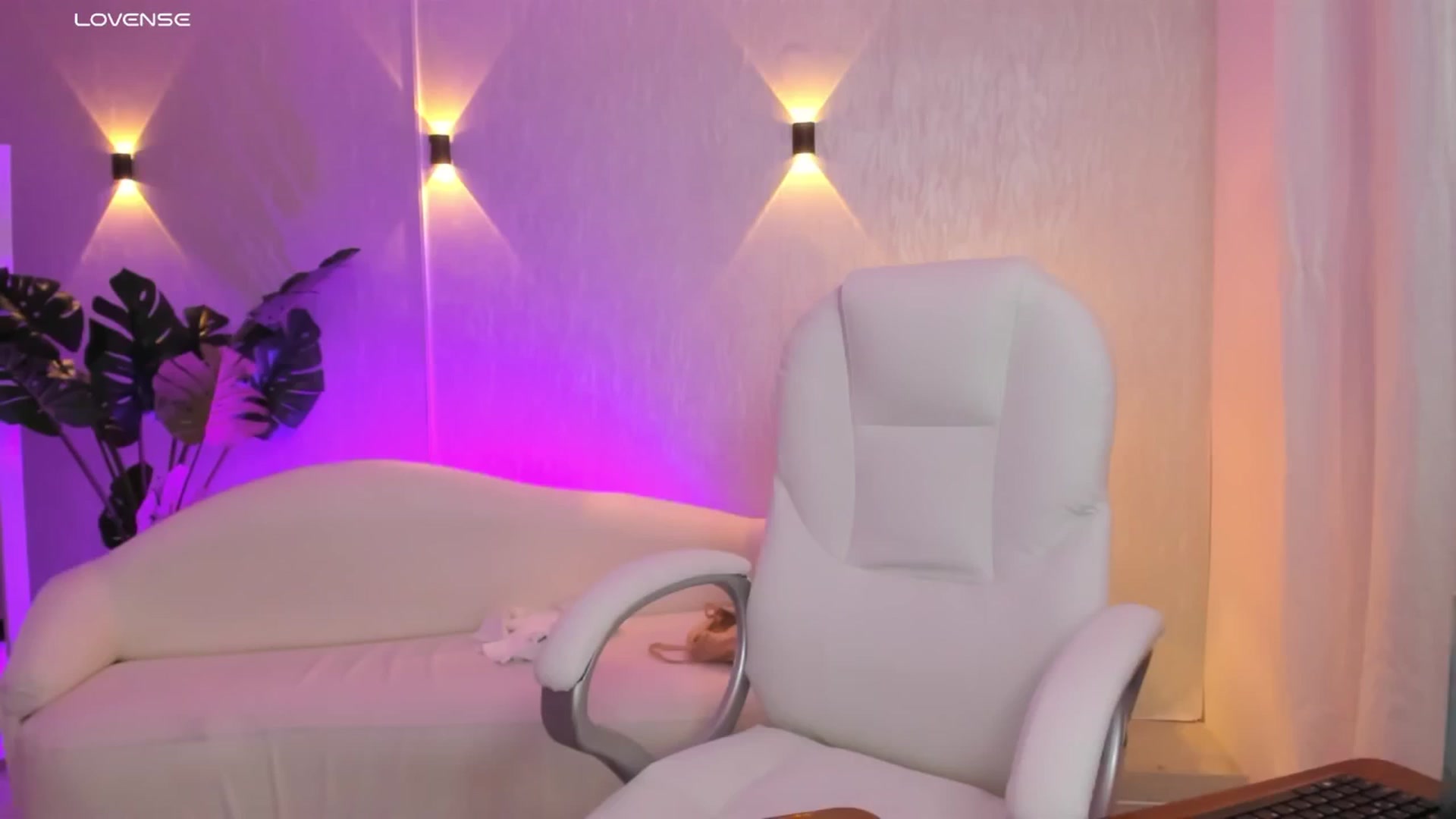 Gallery image thumbnail from Miagomez1's myfreecams stream on, 05/16/2025, 17:02 image 12 of 20