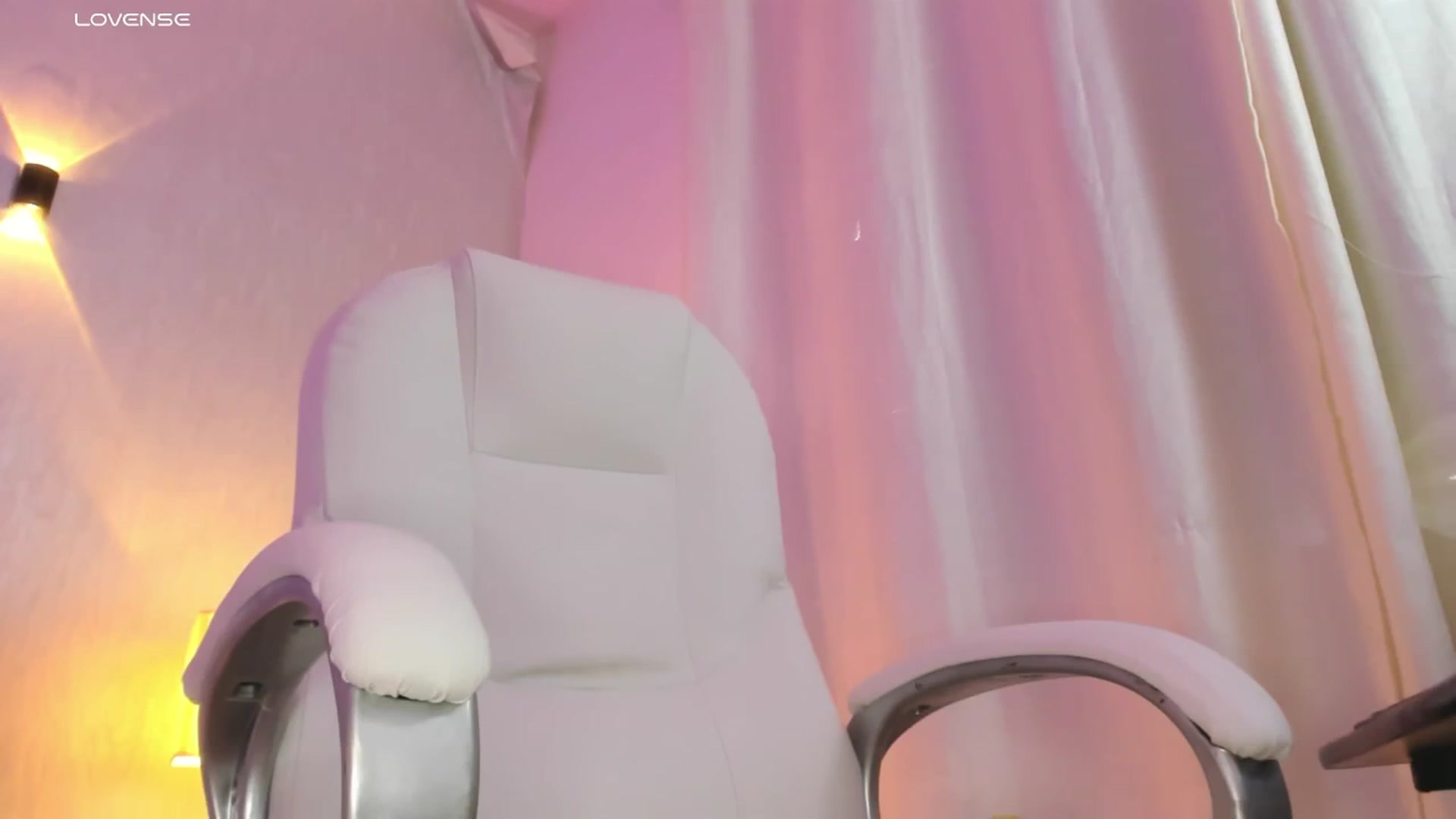 Gallery image thumbnail from Miagomez1's myfreecams stream on, 05/16/2025, 18:35 image 10 of 20