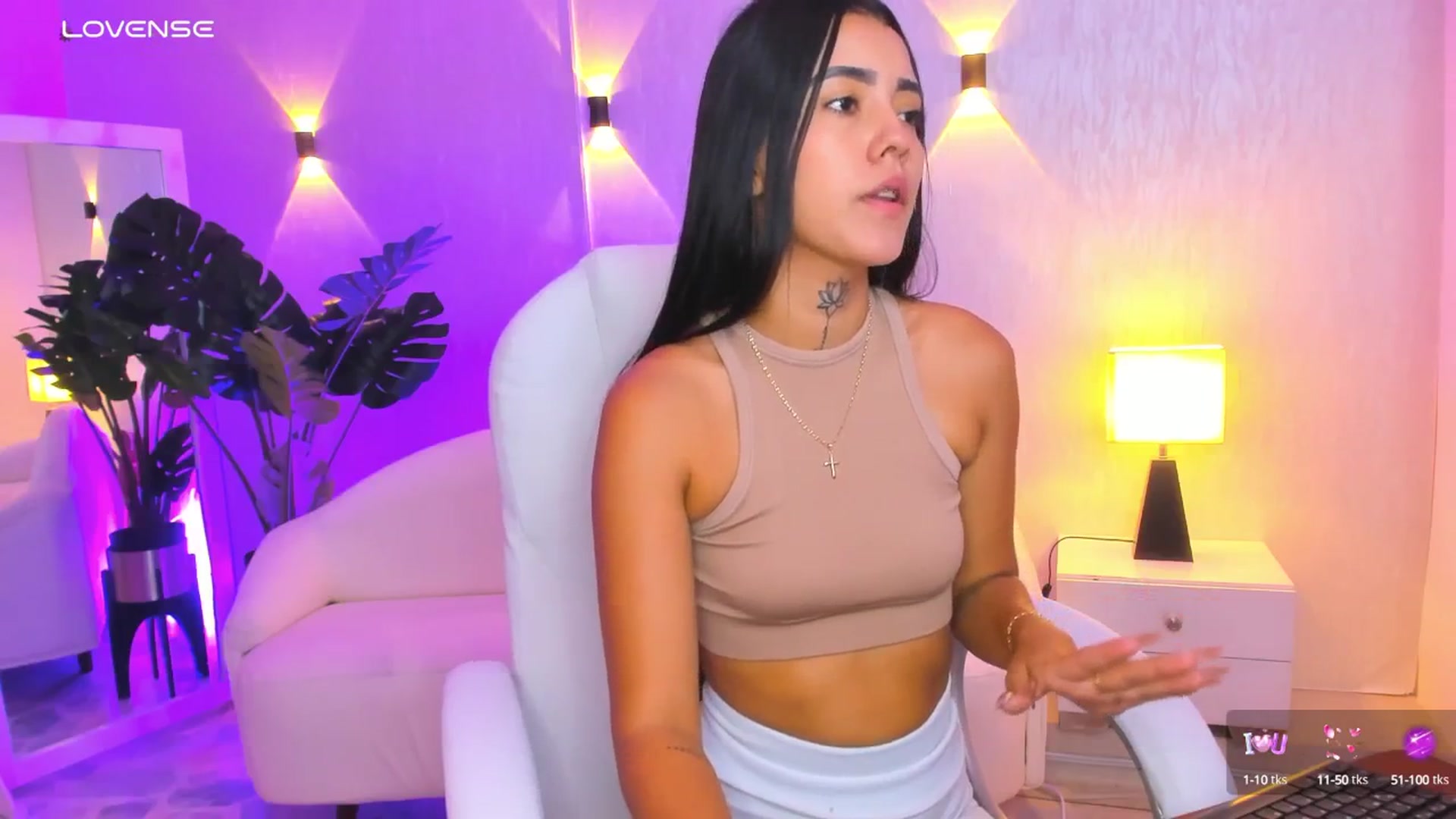 Gallery image thumbnail from Miagomez1's myfreecams stream on, 05/27/2025, 14:34 image 3 of 20