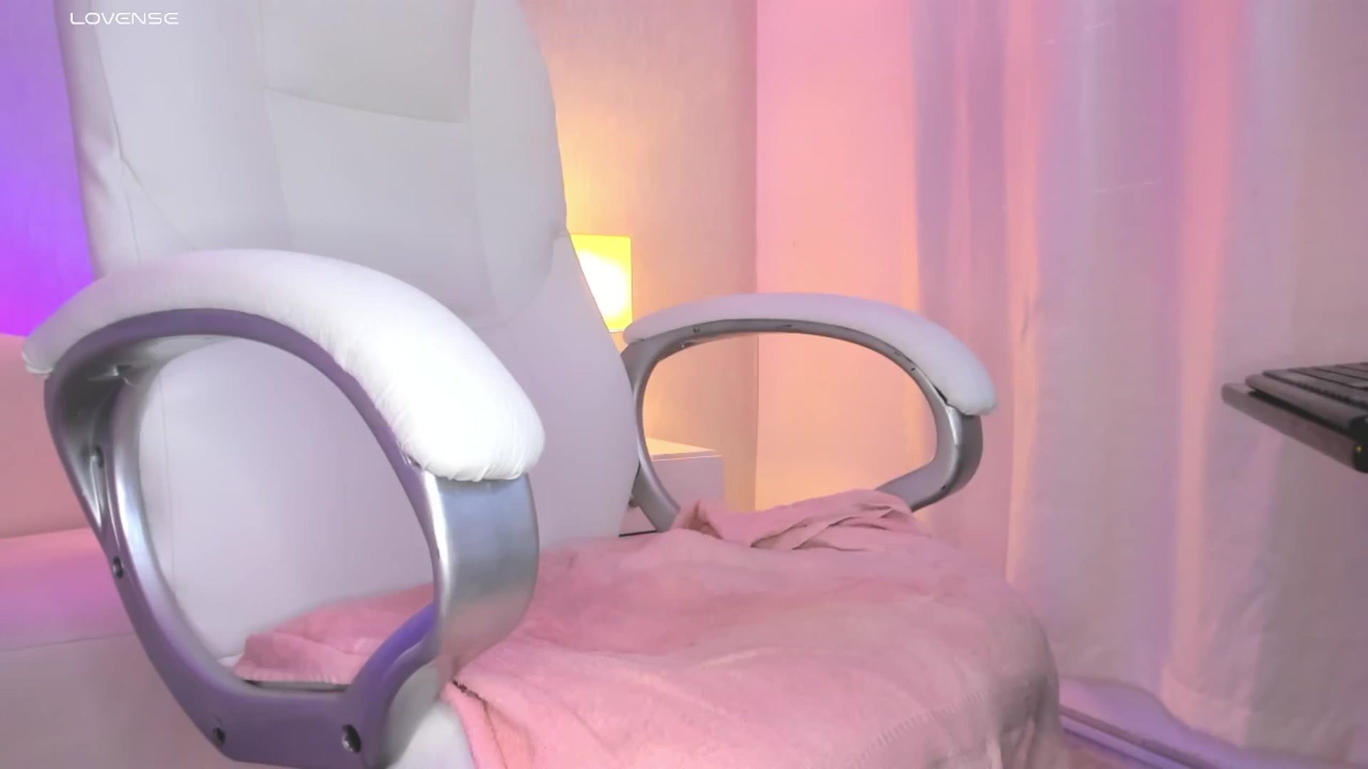 Gallery image thumbnail from Miagomez1's myfreecams stream on, 05/29/2025, 17:17 image 17 of 20