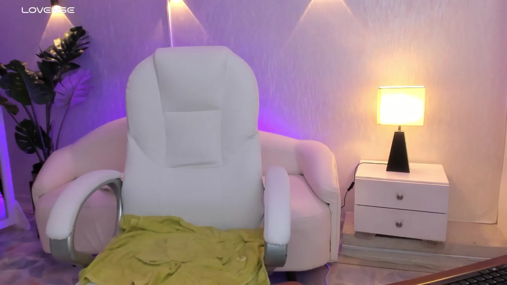 Gallery image thumbnail from Miagomez1's myfreecams stream on, 06/14/2025, 18:02 image 9 of 20