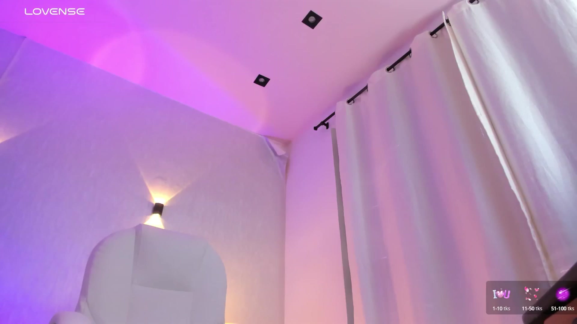 Gallery image thumbnail from Miagomez1's myfreecams stream on, 06/18/2025, 19:03 image 14 of 20