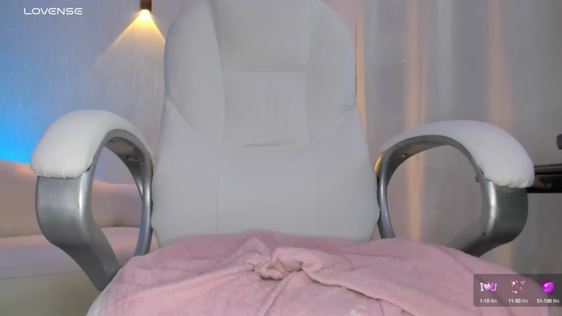 Gallery image thumbnail from Miagomez1's myfreecams stream on, 06/25/2025, 17:34 image 14 of 20