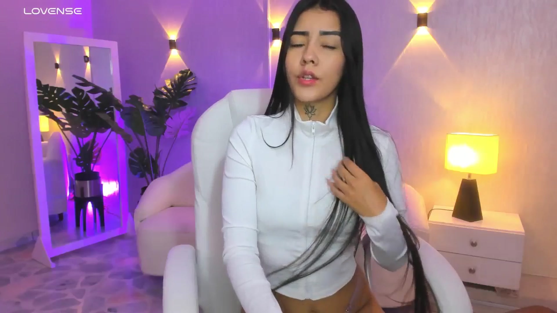 Gallery image thumbnail from Miagomez1's myfreecams stream on, 06/27/2025, 15:09 image 3 of 20
