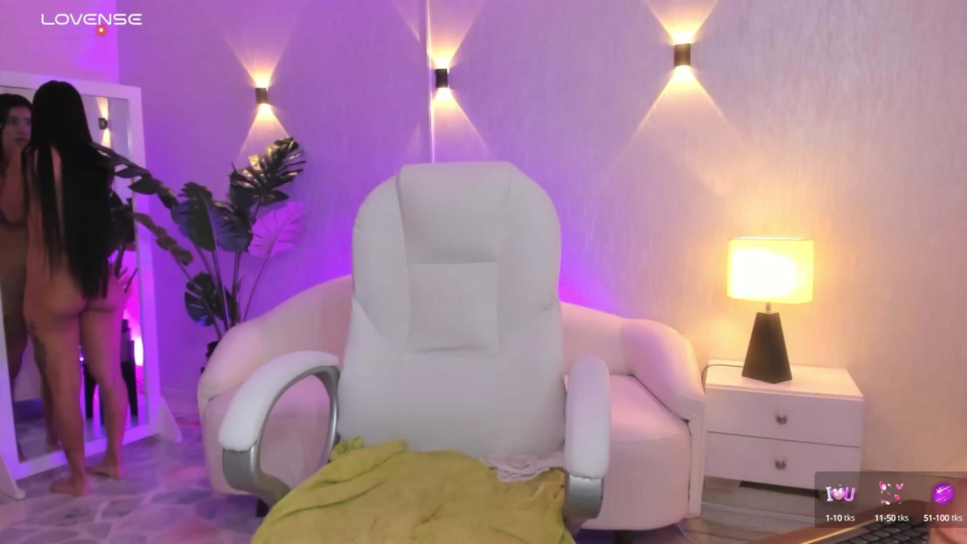Gallery image thumbnail from Miagomez1's myfreecams stream on, 06/30/2025, 13:42 image 14 of 20