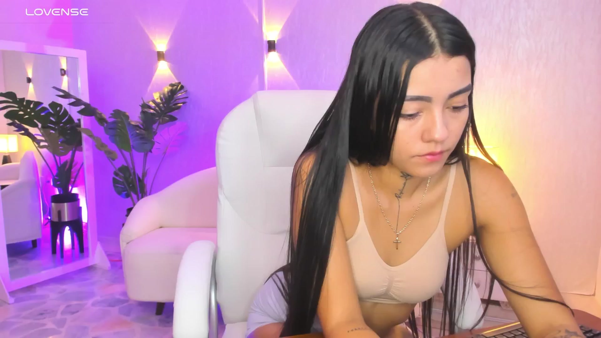 Gallery image thumbnail from Miagomez1's myfreecams stream on, 07/01/2025, 13:47 image 15 of 20