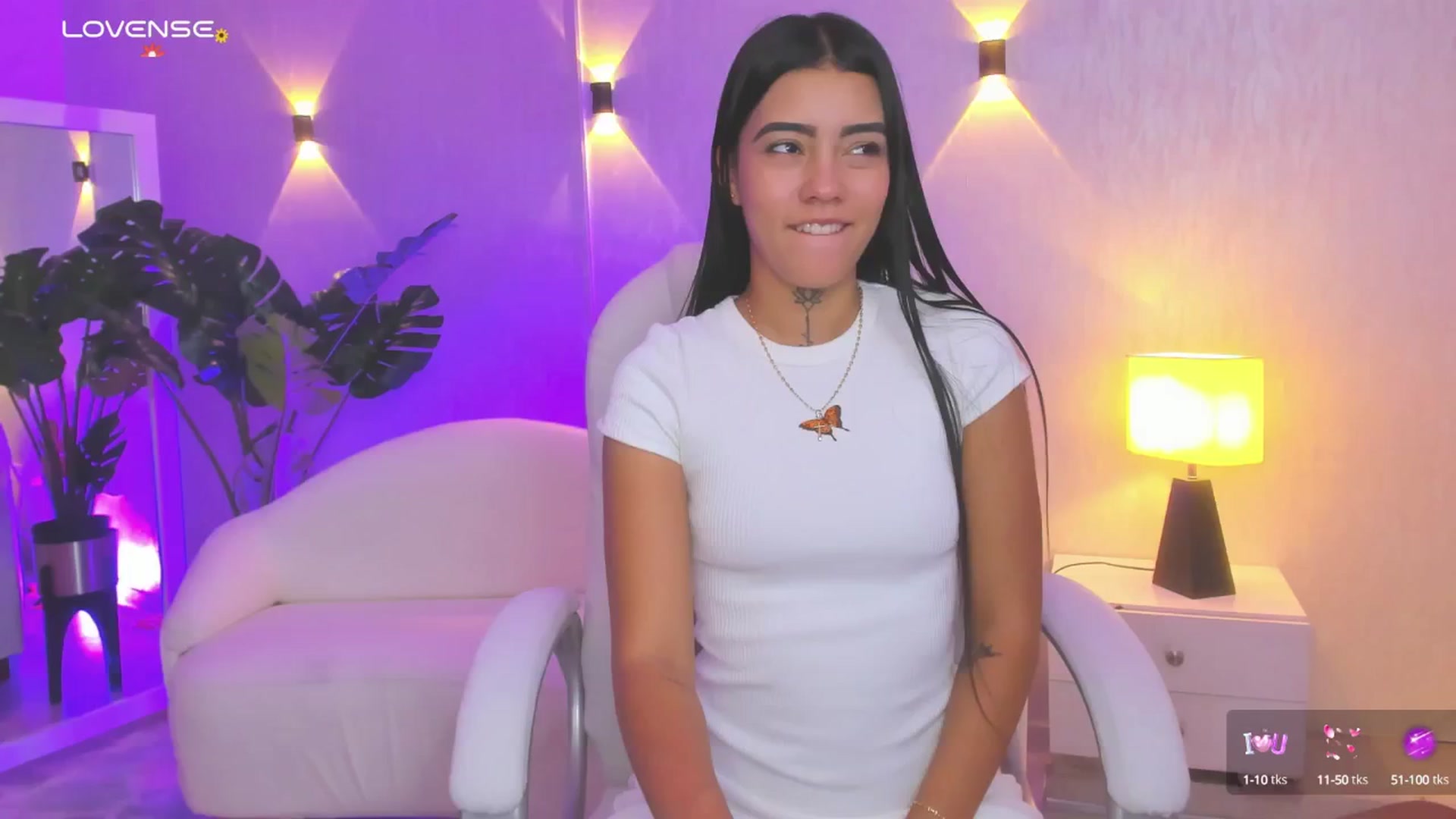 Gallery image thumbnail from Miagomez1's myfreecams stream on, 07/05/2025, 15:34 image 8 of 20