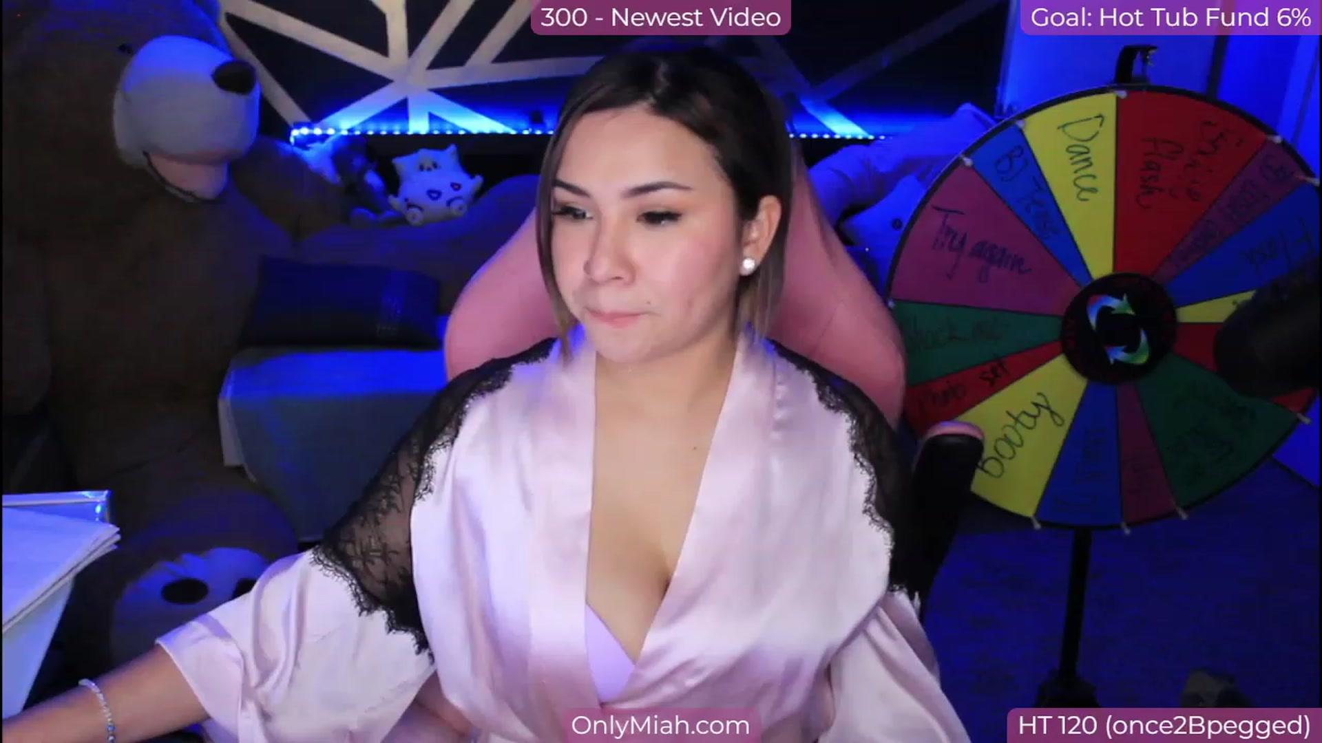 Gallery image thumbnail from MiahCalix's myfreecams stream on, 11/15/2022, 02:41 image 8 of 20