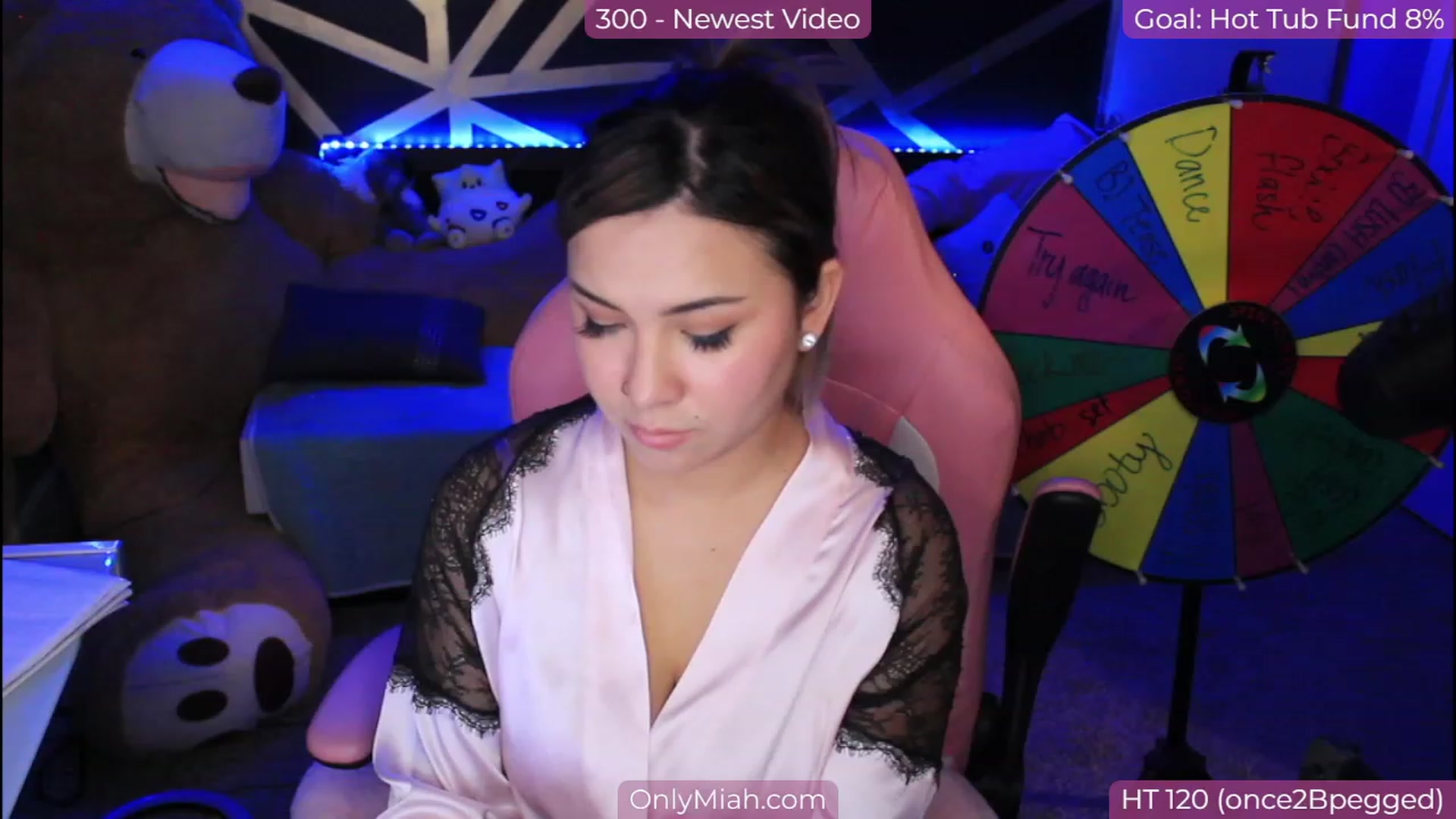 Gallery image thumbnail from MiahCalix's myfreecams stream on, 11/15/2022, 02:41 image 20 of 20