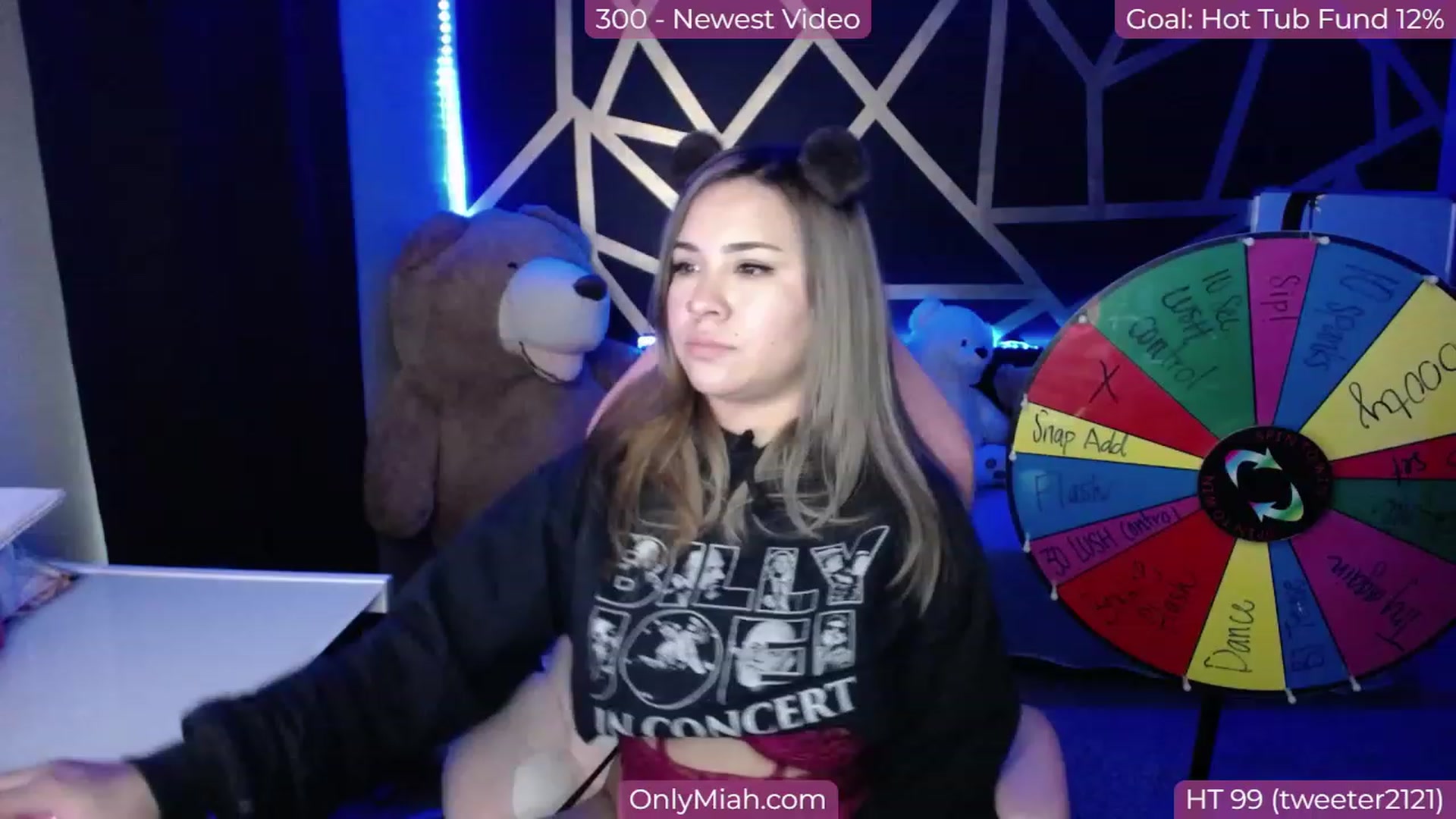 Gallery image thumbnail from MiahCalix's myfreecams stream on, 11/16/2022, 21:50 image 13 of 20