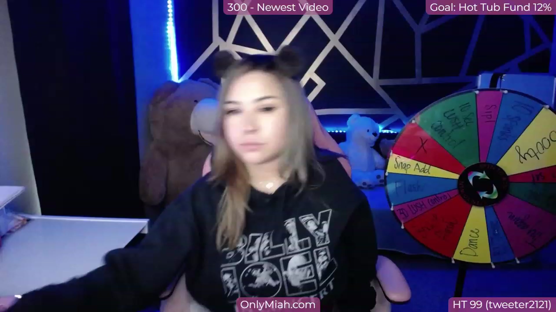 Gallery image thumbnail from MiahCalix's myfreecams stream on, 11/16/2022, 21:50 image 10 of 20
