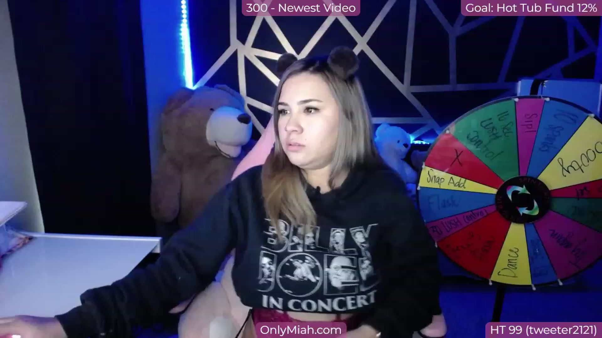 Gallery image thumbnail from MiahCalix's myfreecams stream on, 11/16/2022, 21:50 image 14 of 20