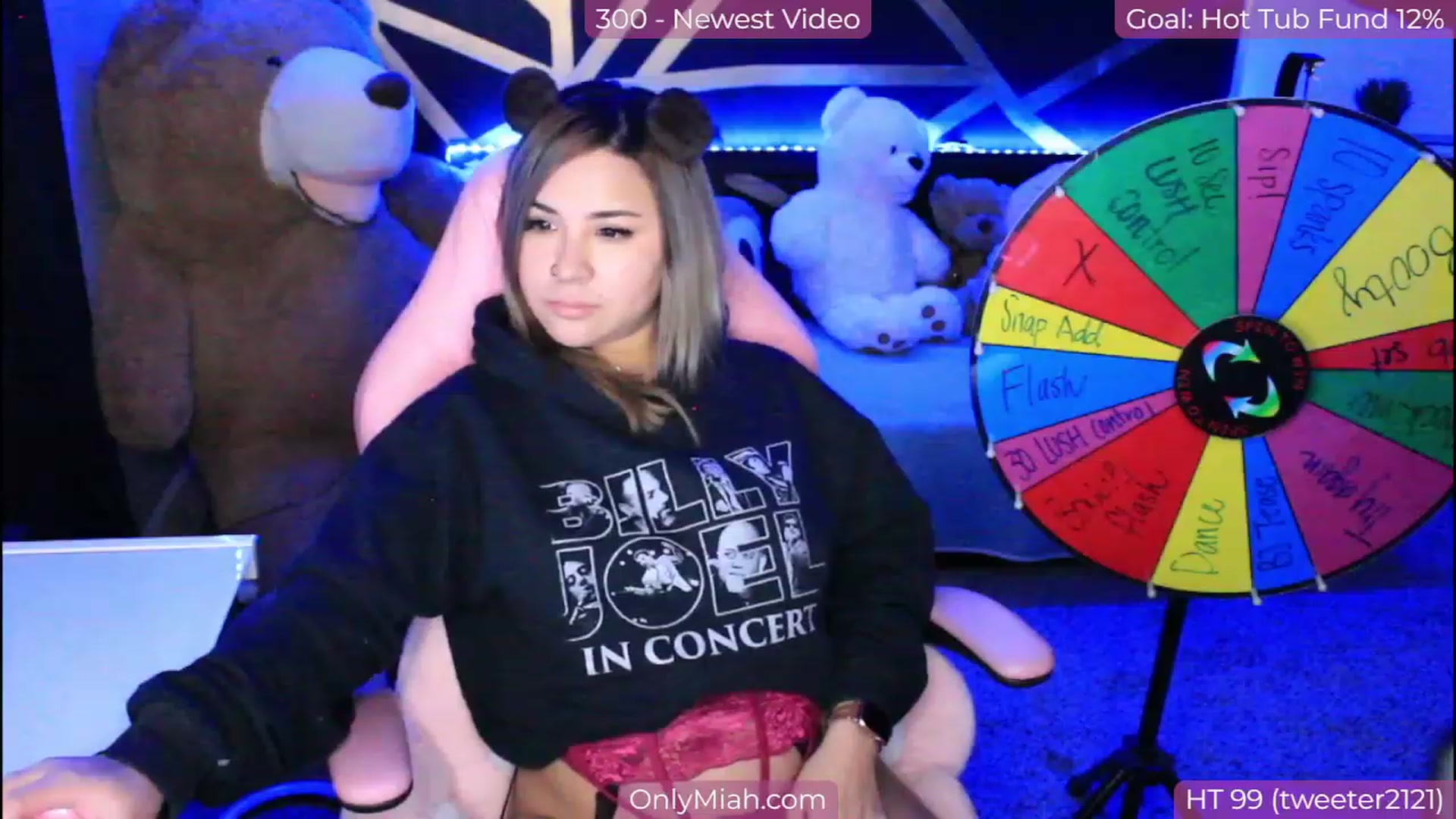 Gallery image thumbnail from MiahCalix's myfreecams stream on, 11/16/2022, 21:50 image 4 of 20
