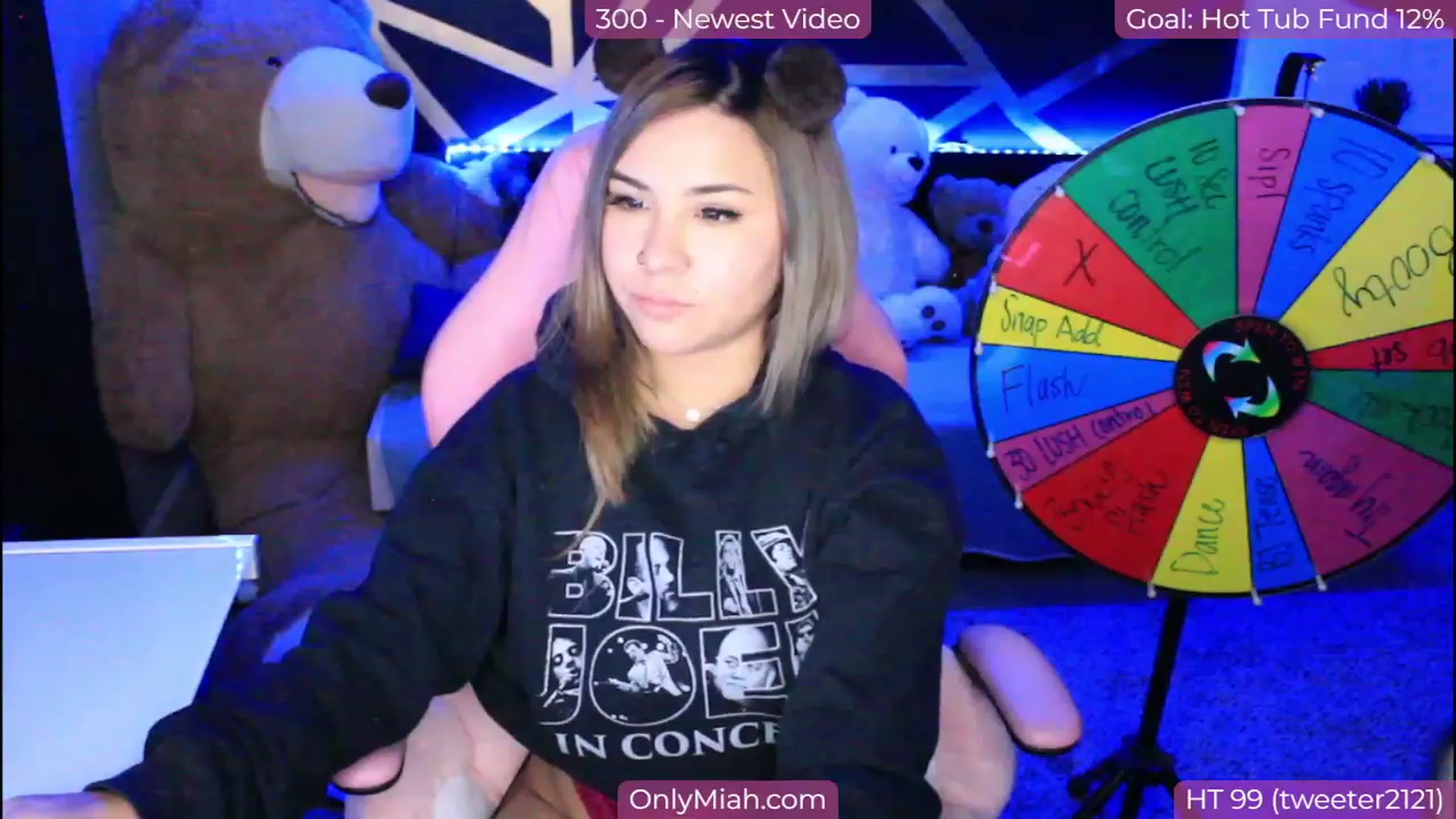 Gallery image thumbnail from MiahCalix's myfreecams stream on, 11/16/2022, 21:50 image 3 of 20