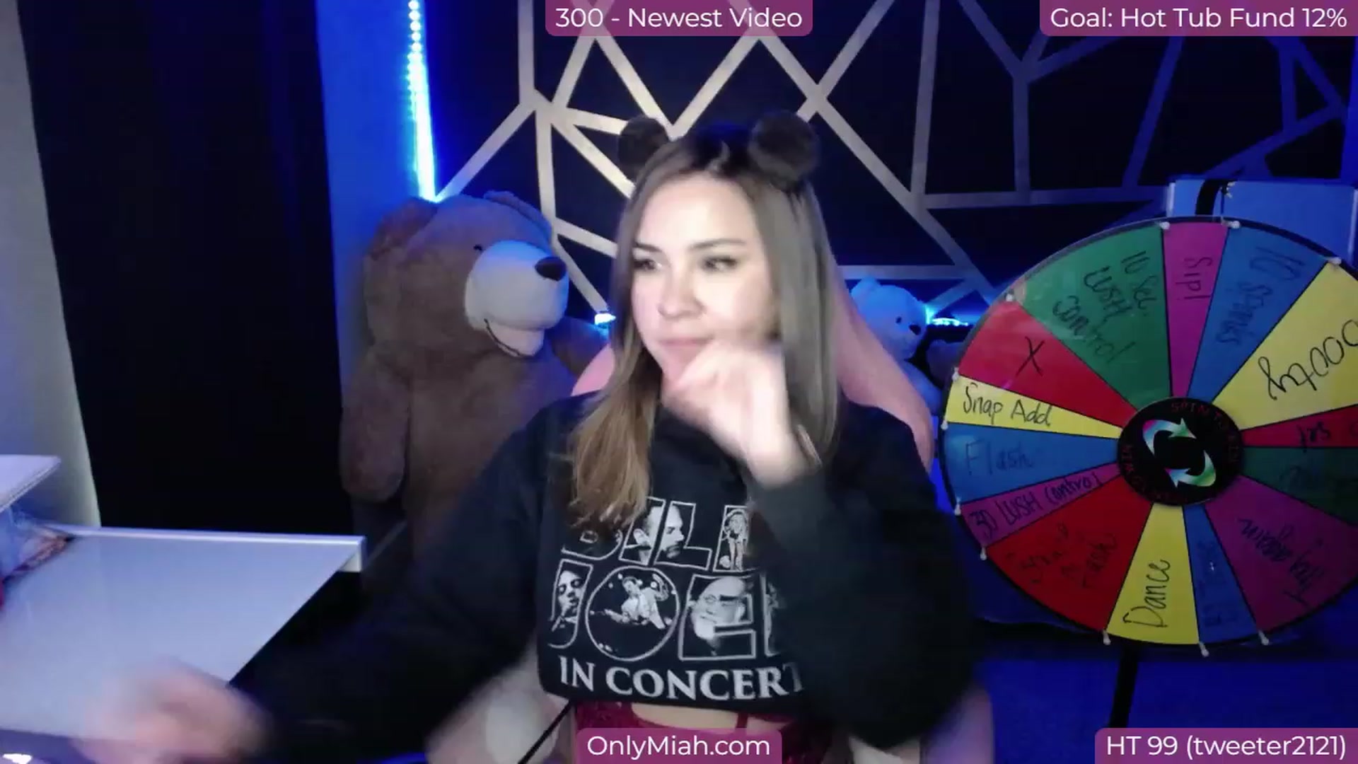 Gallery image thumbnail from MiahCalix's myfreecams stream on, 11/16/2022, 21:50 image 15 of 20