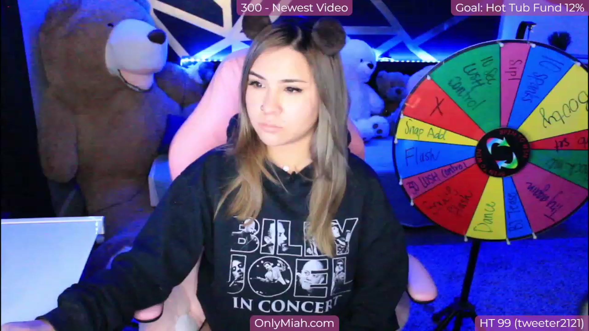 Gallery image thumbnail from MiahCalix's myfreecams stream on, 11/16/2022, 21:50 image 6 of 20