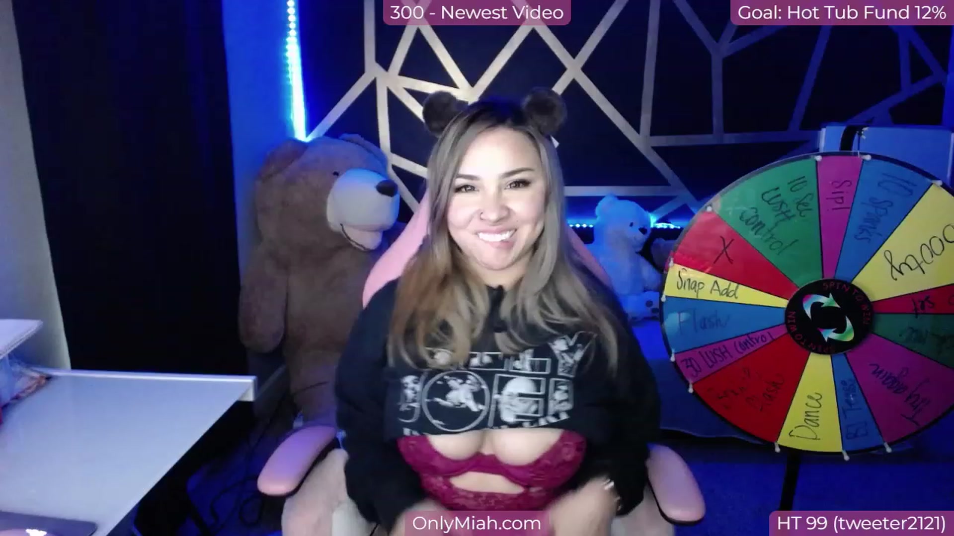 Gallery image thumbnail from MiahCalix's myfreecams stream on, 11/16/2022, 21:50 image 12 of 20
