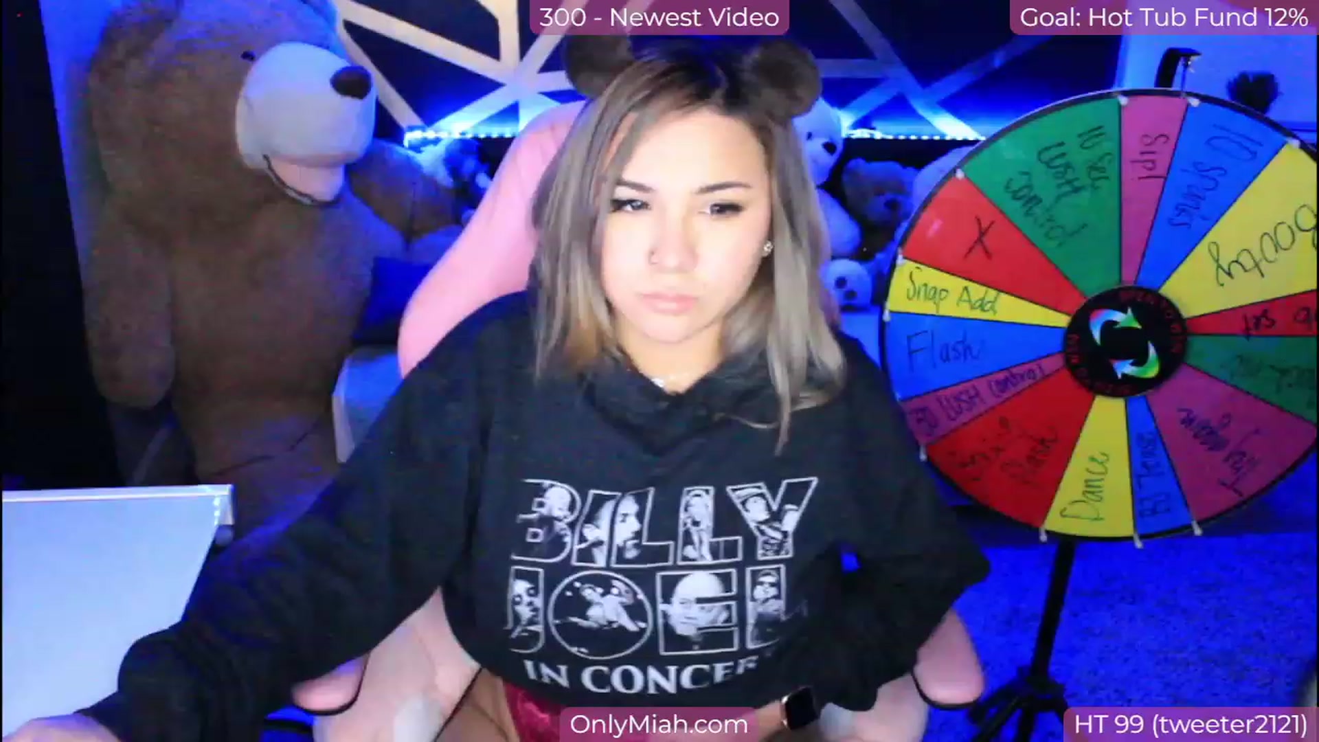 Gallery image thumbnail from MiahCalix's myfreecams stream on, 11/16/2022, 21:50 image 2 of 20