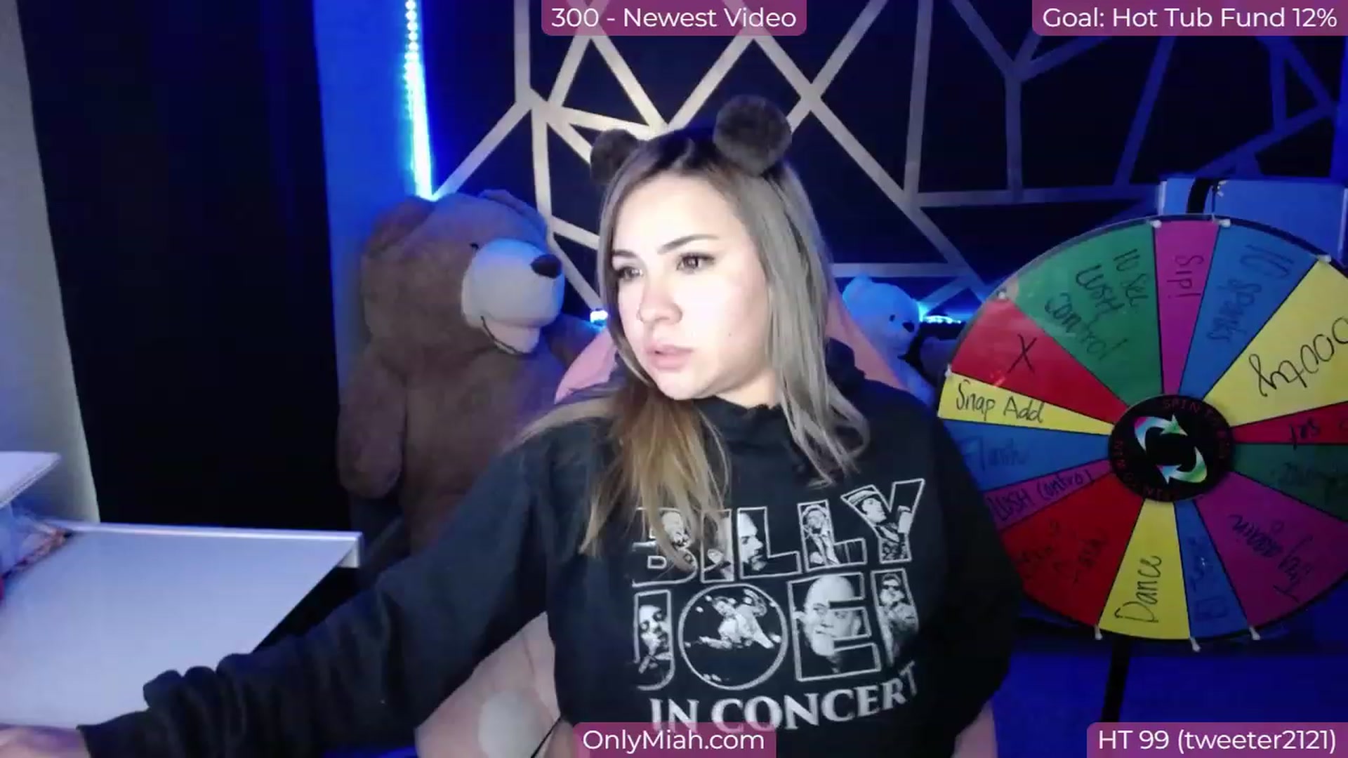Gallery image thumbnail from MiahCalix's myfreecams stream on, 11/16/2022, 21:50 image 19 of 20